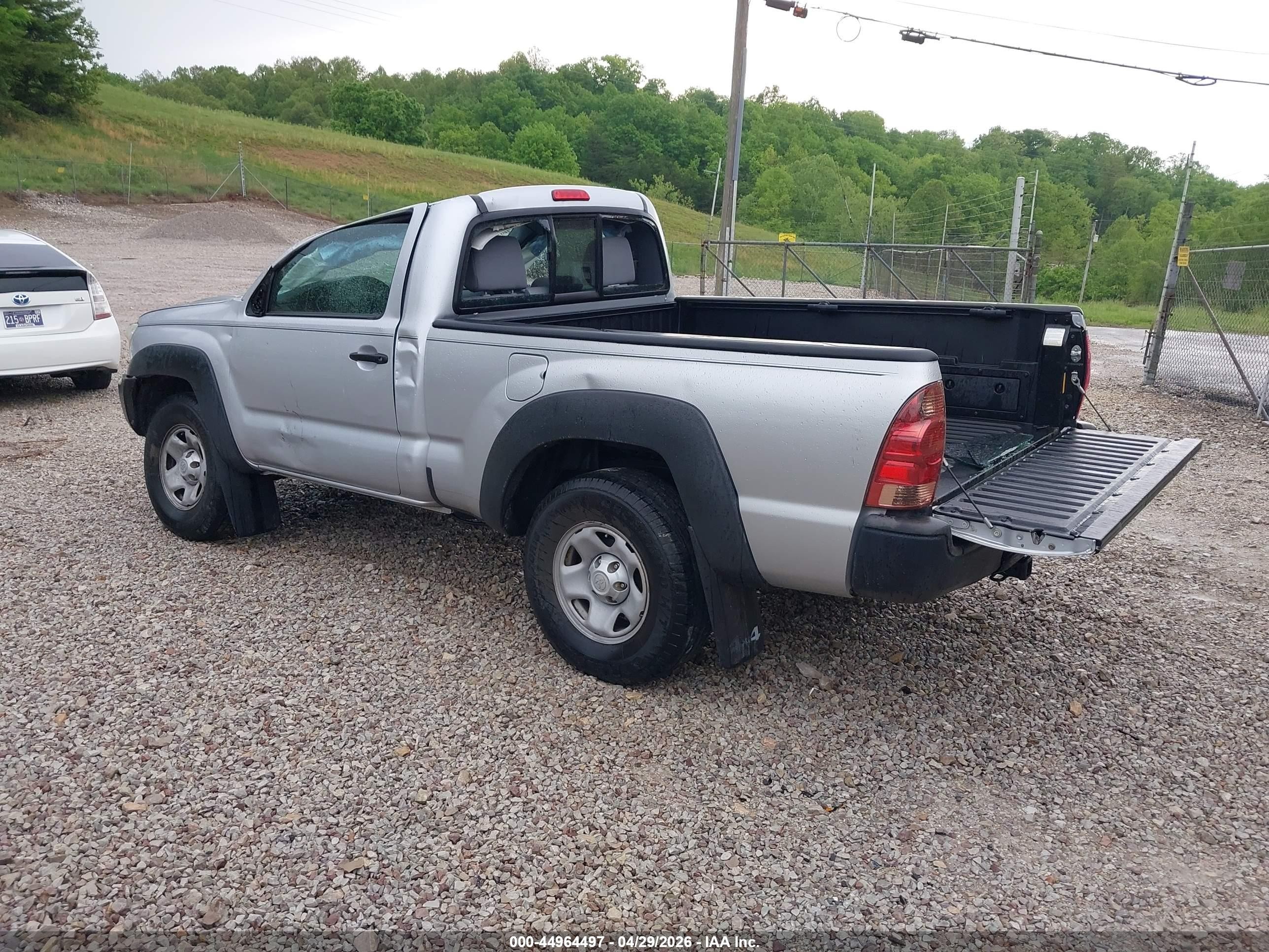 2013 Toyota Tacoma   Silver vin: 5TFPX4ENXDX017455