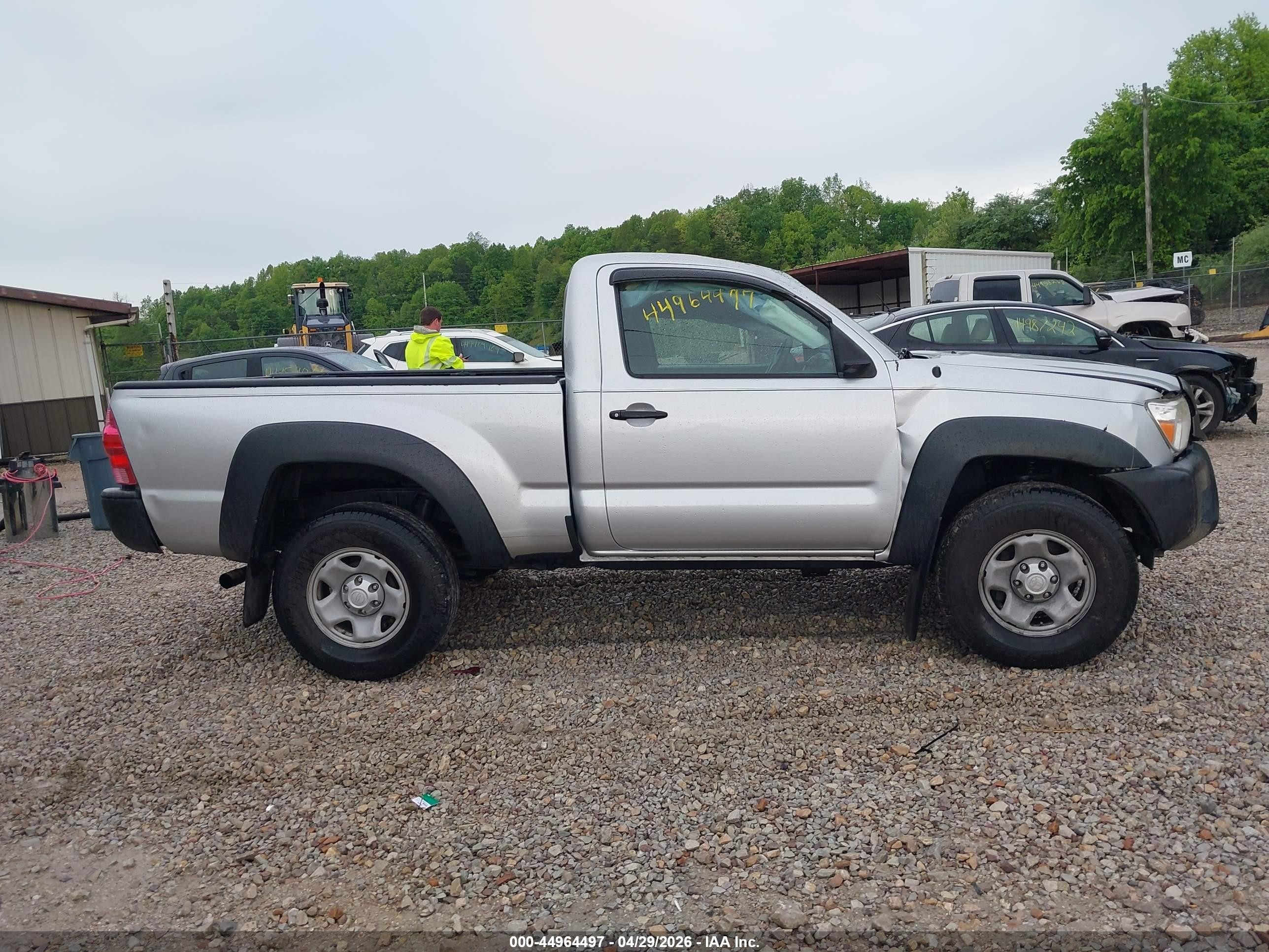 2013 Toyota Tacoma   Silver vin: 5TFPX4ENXDX017455