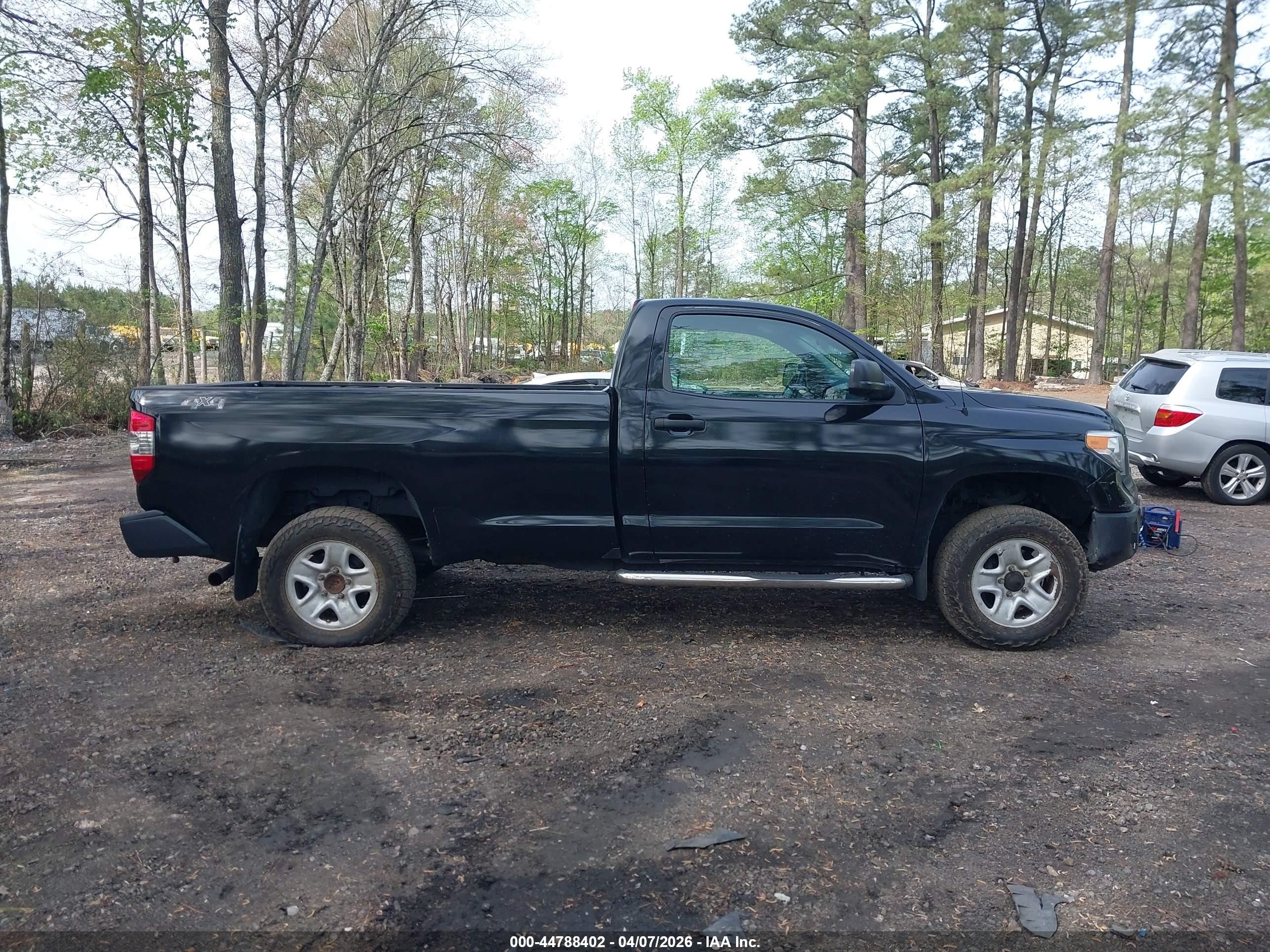 2014 Toyota Tundra Sr 5.7l V8 Черный vin: 5TFPY5F11EX376404