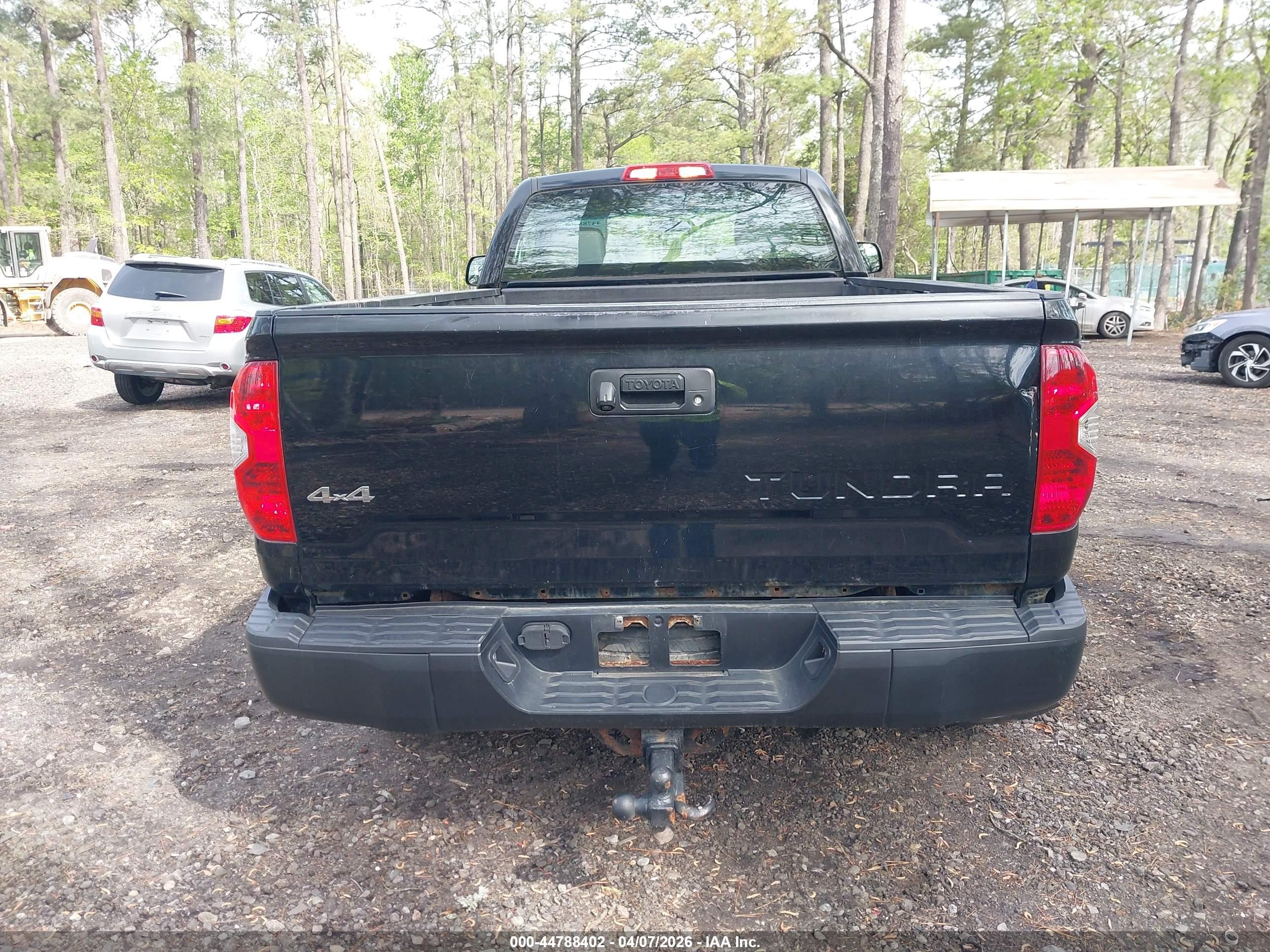 2014 Toyota Tundra Sr 5.7l V8 Черный vin: 5TFPY5F11EX376404