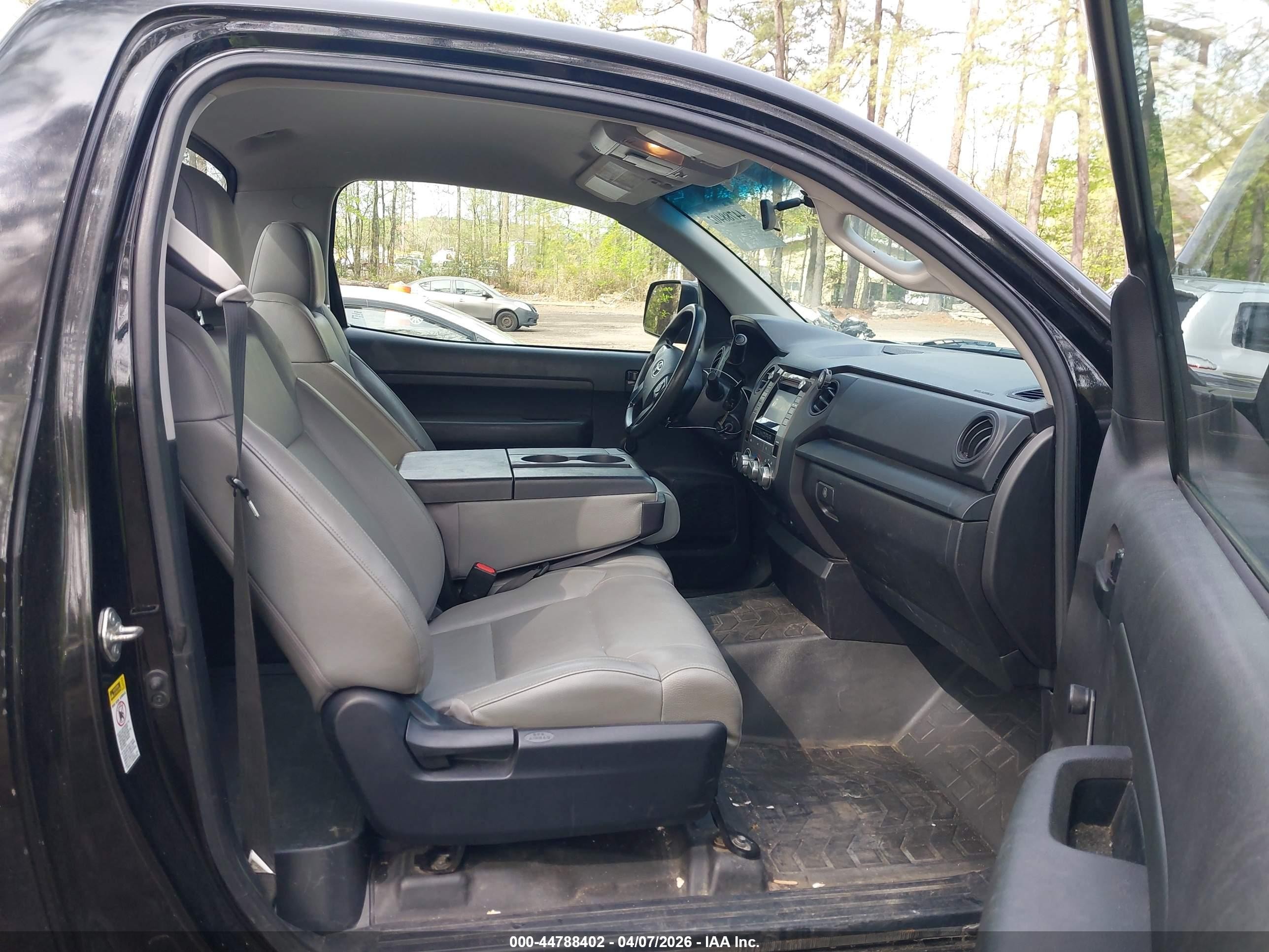 2014 Toyota Tundra Sr 5.7l V8 Черный vin: 5TFPY5F11EX376404