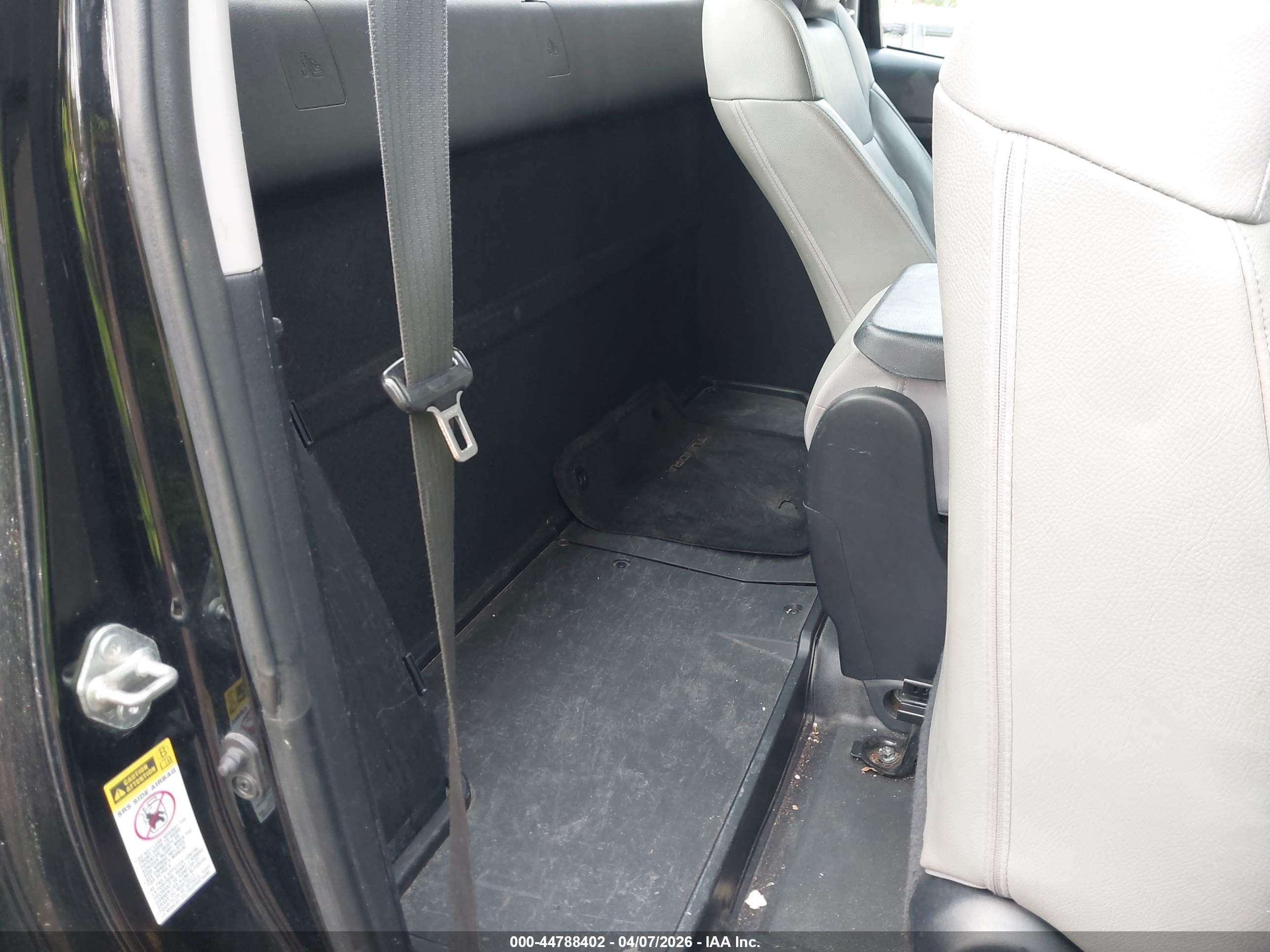 2014 Toyota Tundra Sr 5.7l V8 Черный vin: 5TFPY5F11EX376404