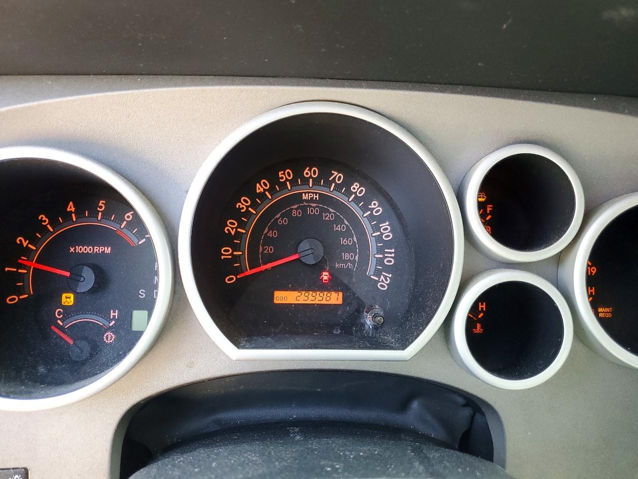 2011 Toyota Tundra Grade Silver vin: 5TFRM5F10BX022468