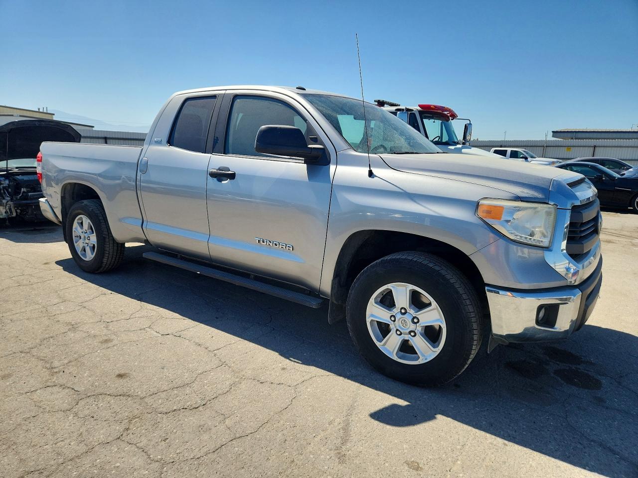 2014 Toyota Tundra Sr5 Silver vin: 5TFRM5F10EX077765