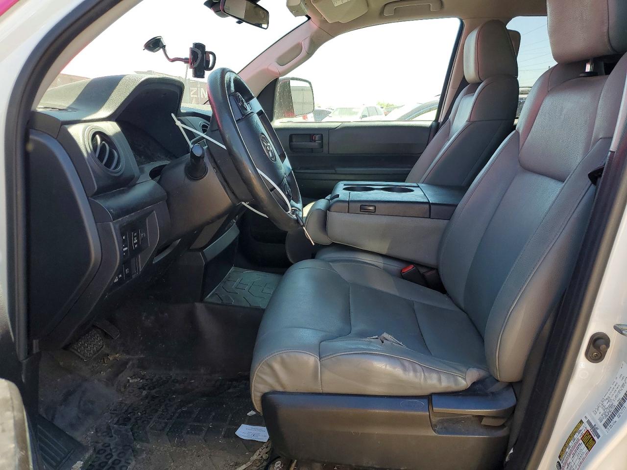 2019 Toyota Tundra White vin: 5TFRM5F10KX141444