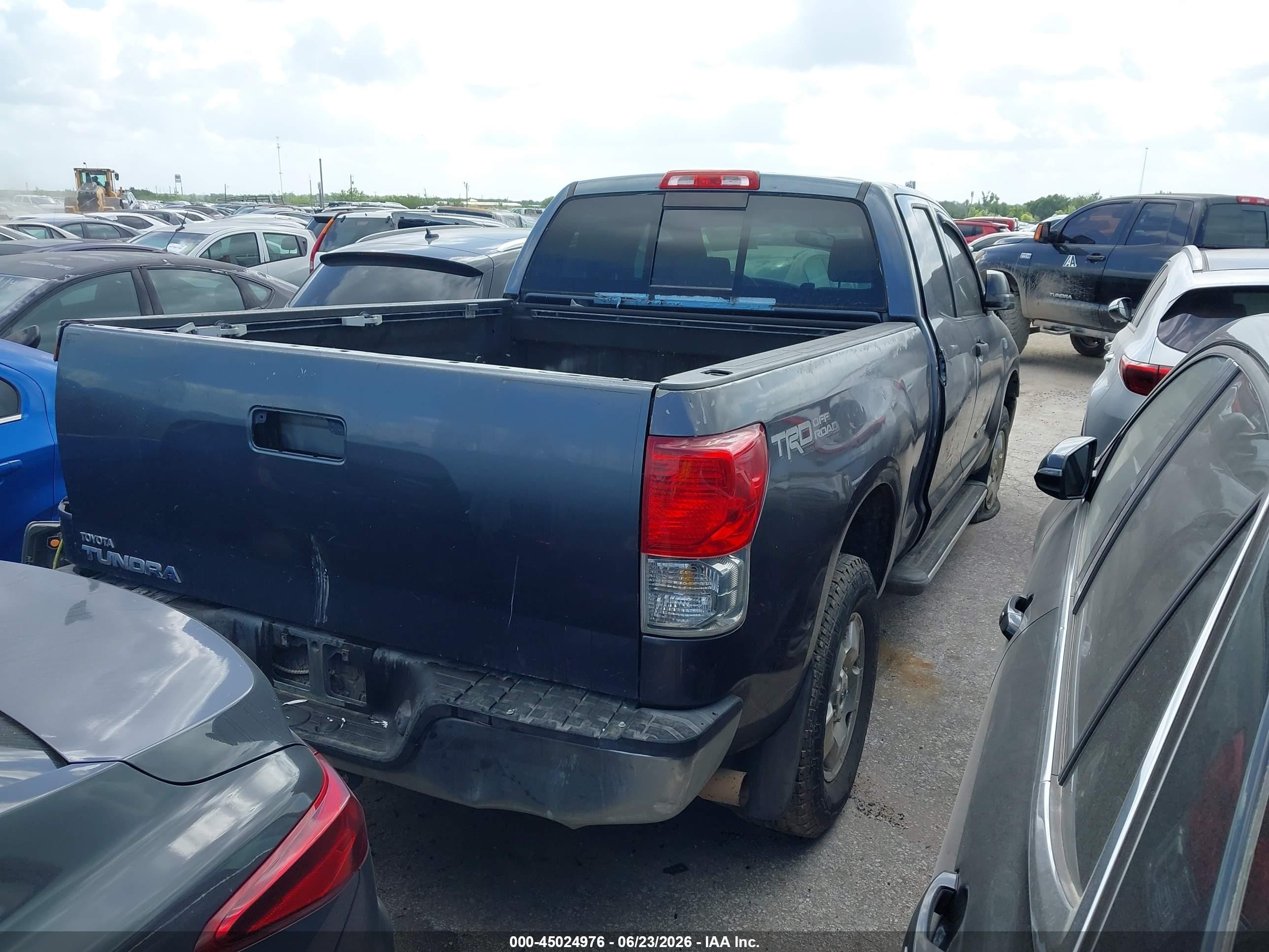 2010 Toyota Tundra Grade 4.6l V8 Серый vin: 5TFRM5F11AX002616
