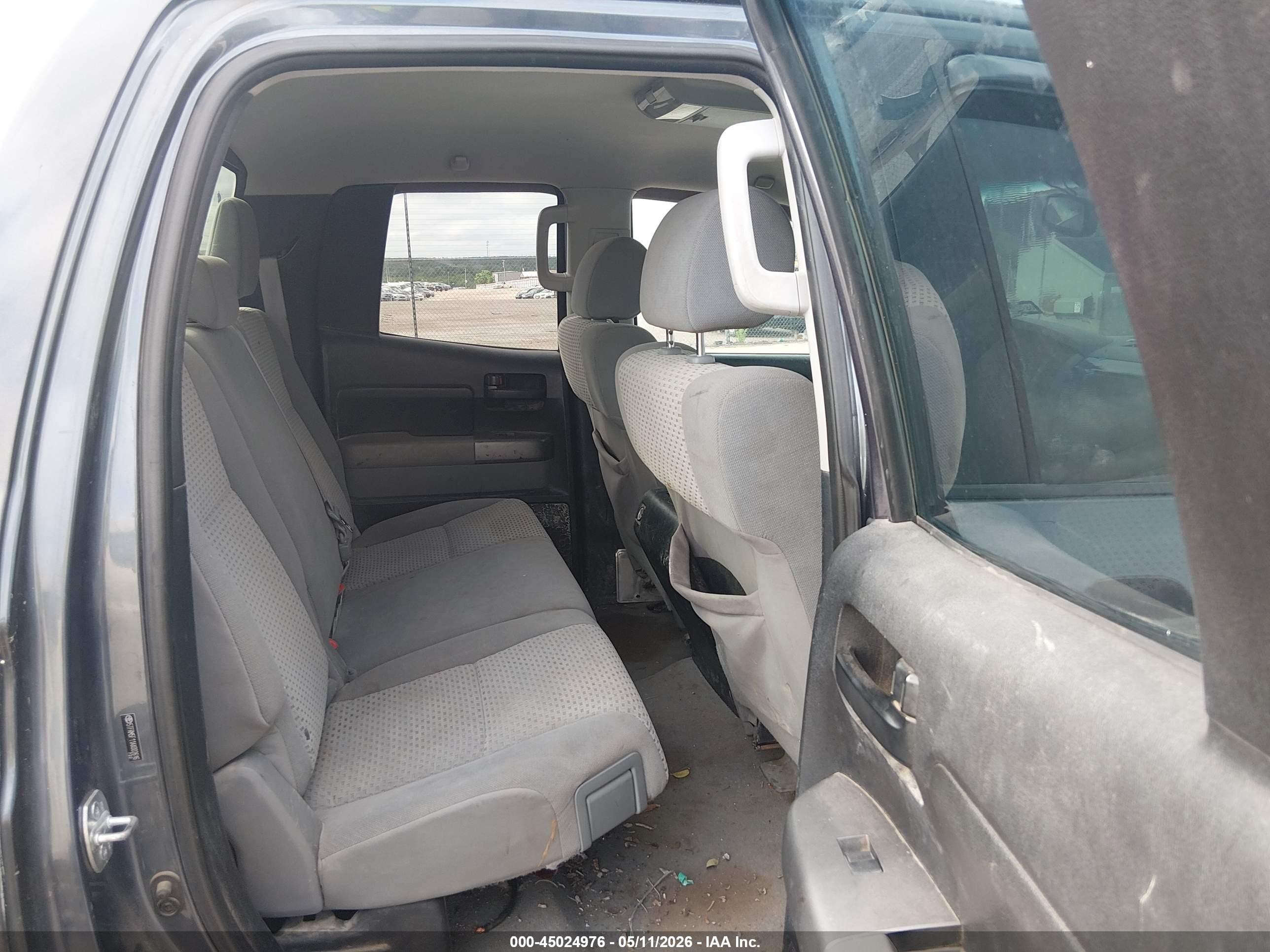 2010 Toyota Tundra Grade 4.6l V8 Серый vin: 5TFRM5F11AX002616