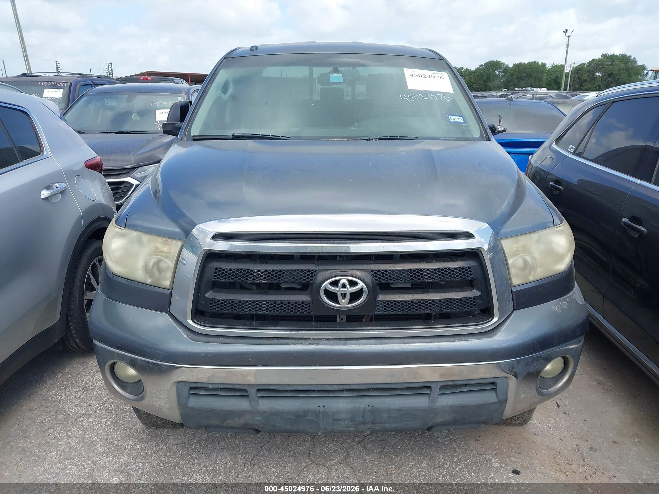 2010 Toyota Tundra Grade 4.6l V8 Серый vin: 5TFRM5F11AX002616