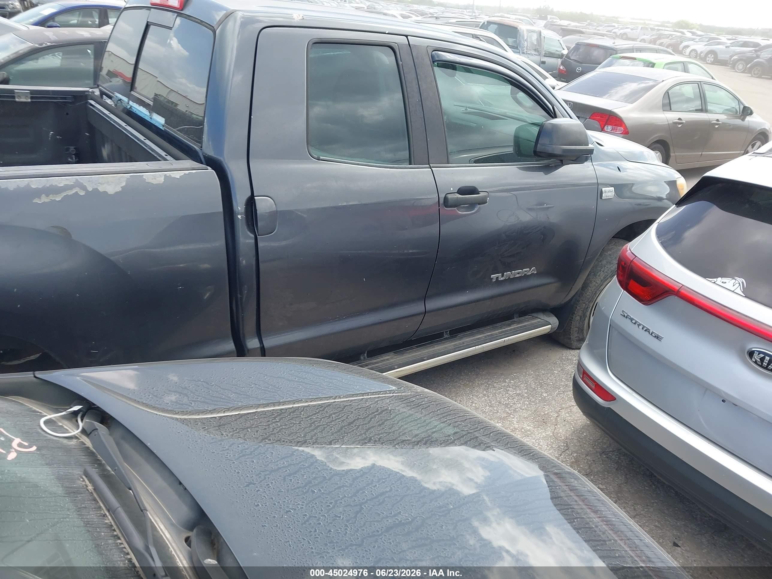 2010 Toyota Tundra Grade 4.6l V8 Серый vin: 5TFRM5F11AX002616