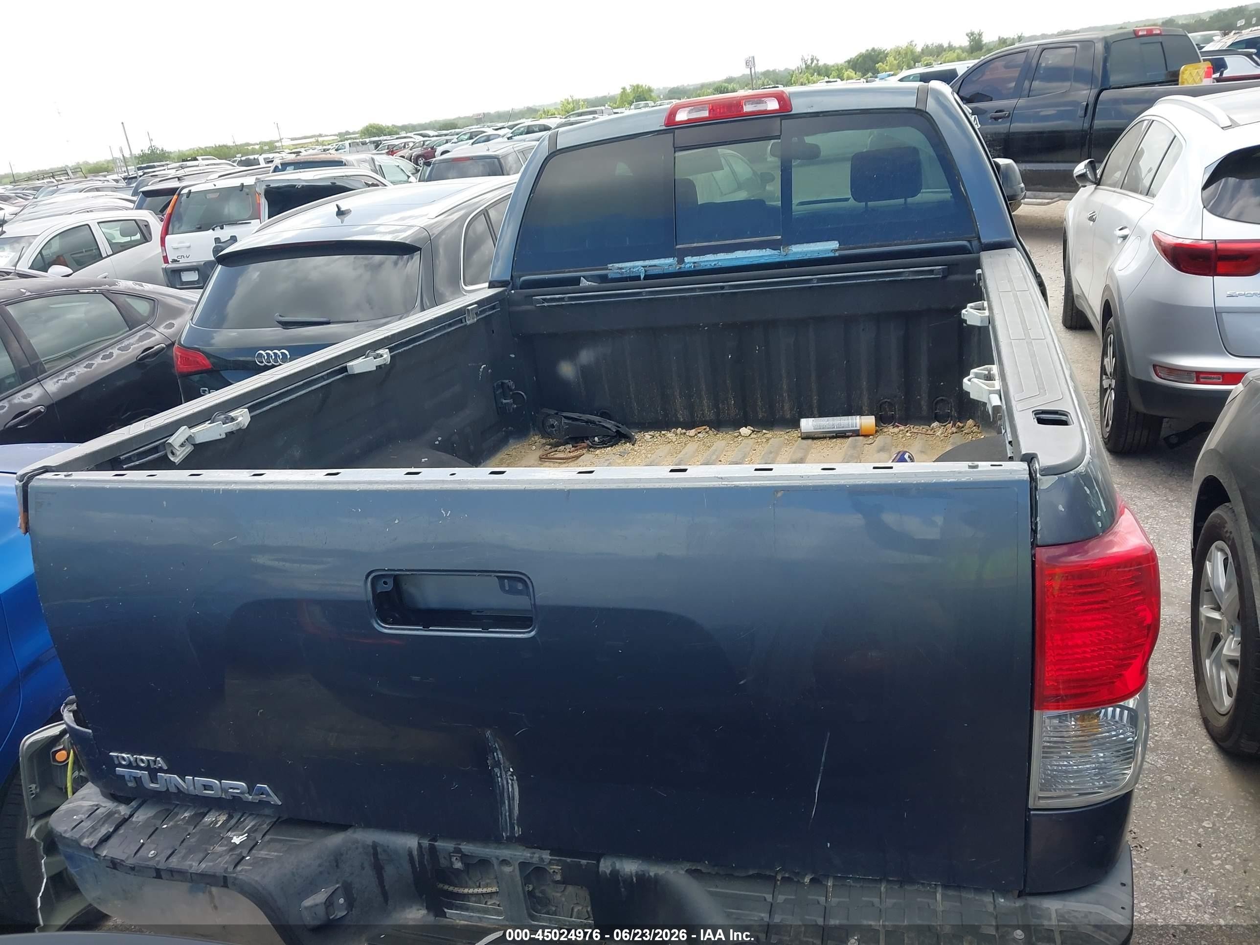 2010 Toyota Tundra Grade 4.6l V8 Серый vin: 5TFRM5F11AX002616