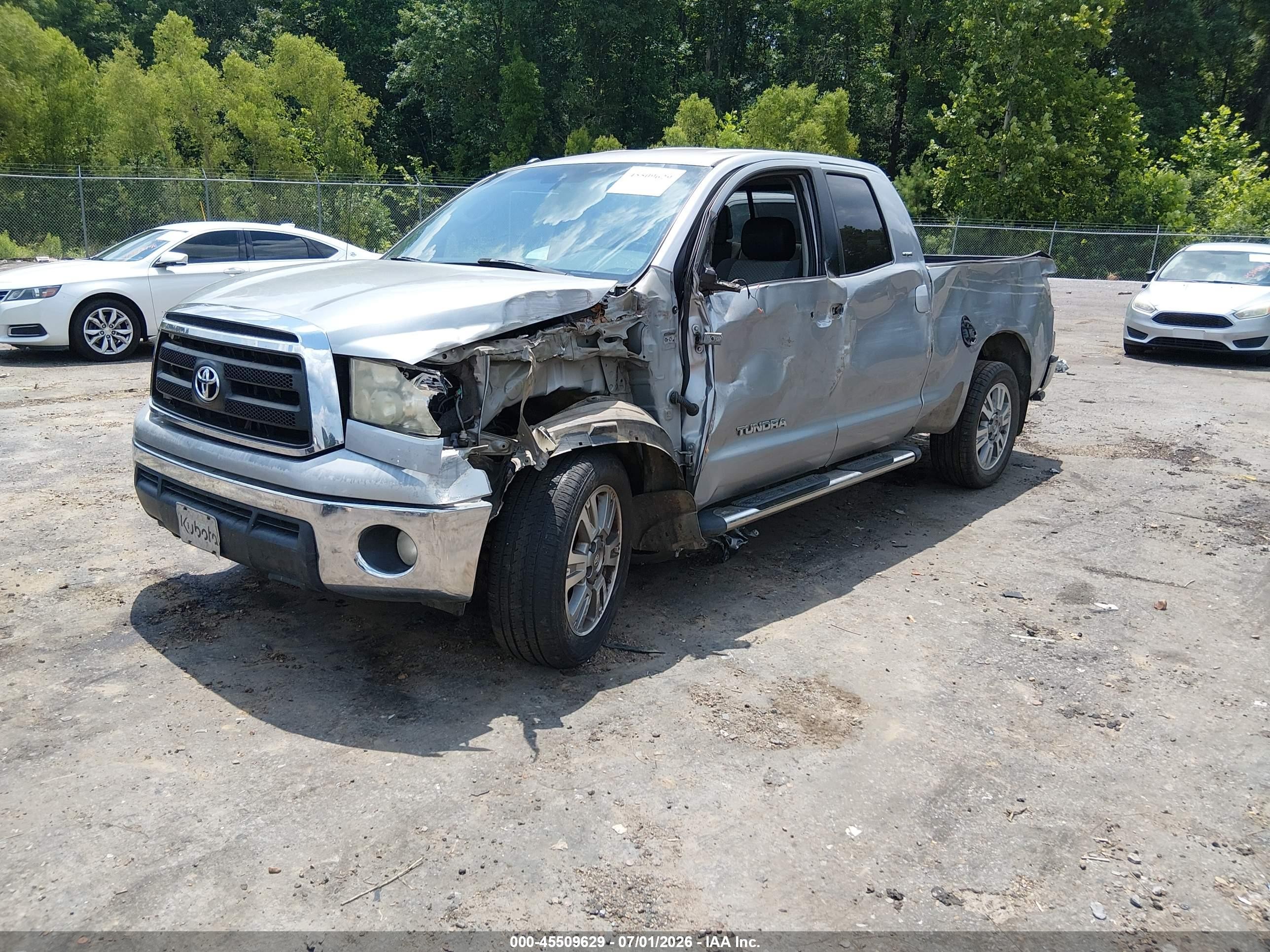2010 Toyota Tundra Grade 4.6l V8 White vin: 5TFRM5F11AX009100