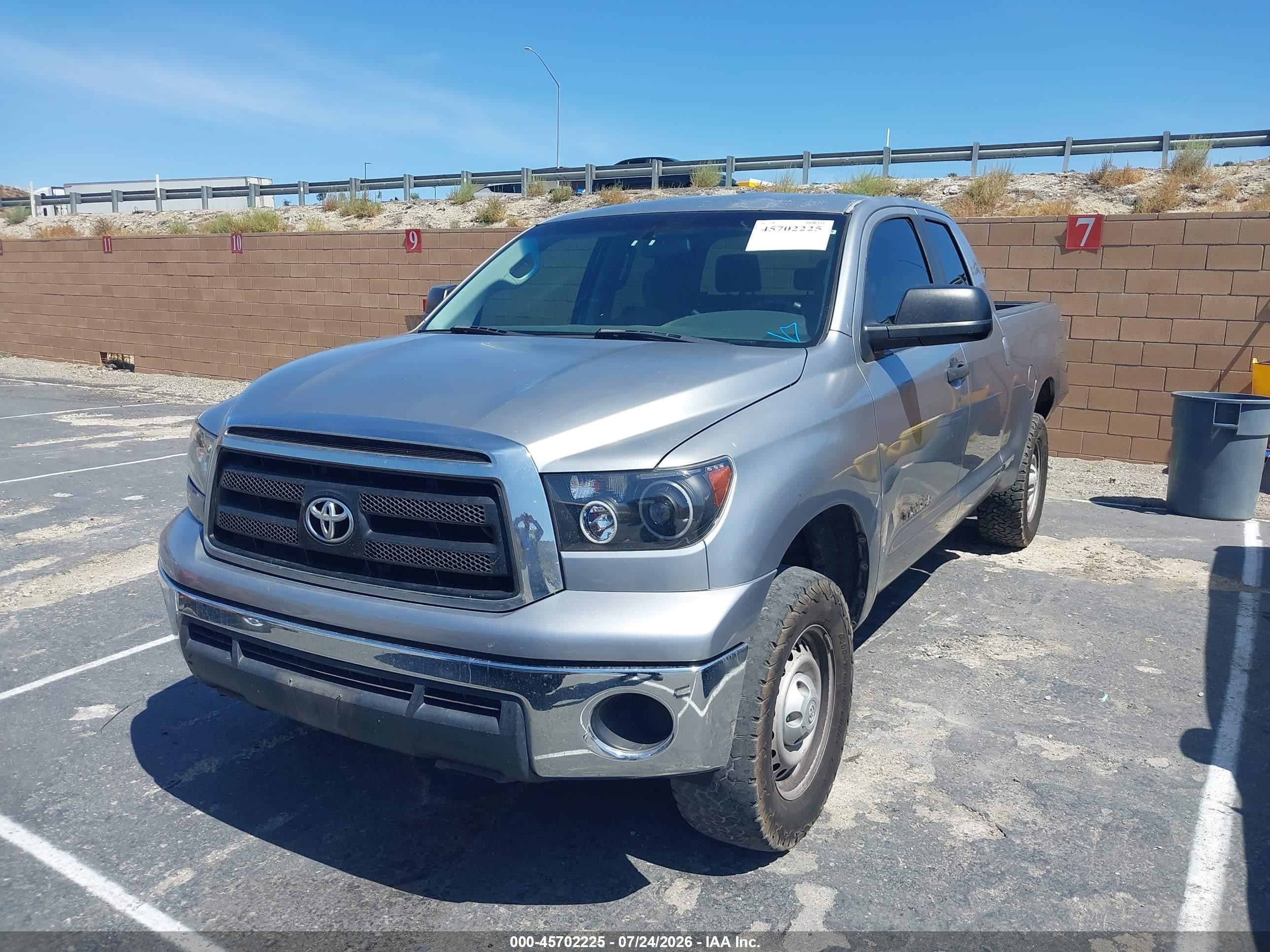 2010 Toyota Tundra Grade 4.6l V8 White vin: 5TFRM5F11AX013244