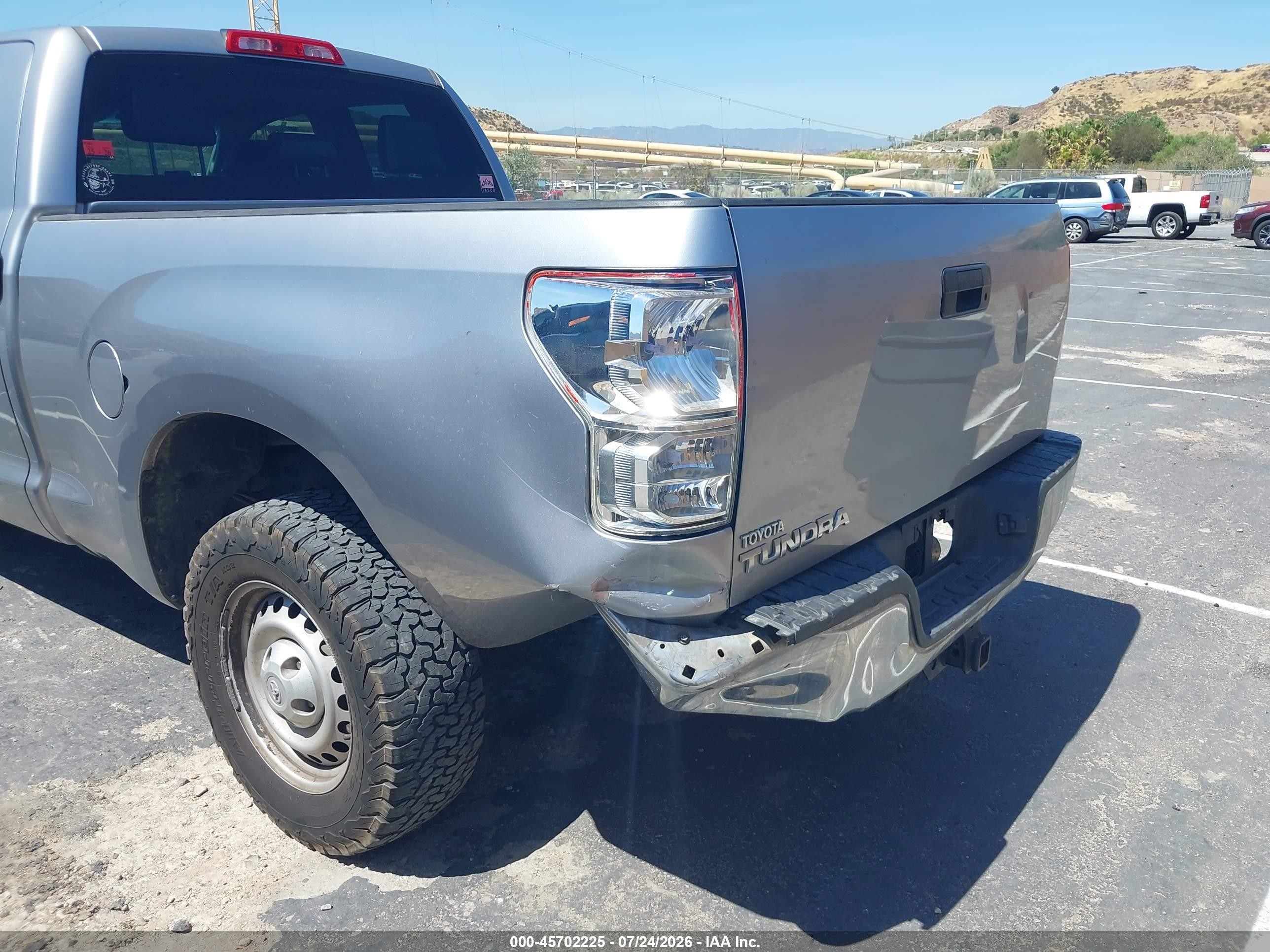 2010 Toyota Tundra Grade 4.6l V8 White vin: 5TFRM5F11AX013244