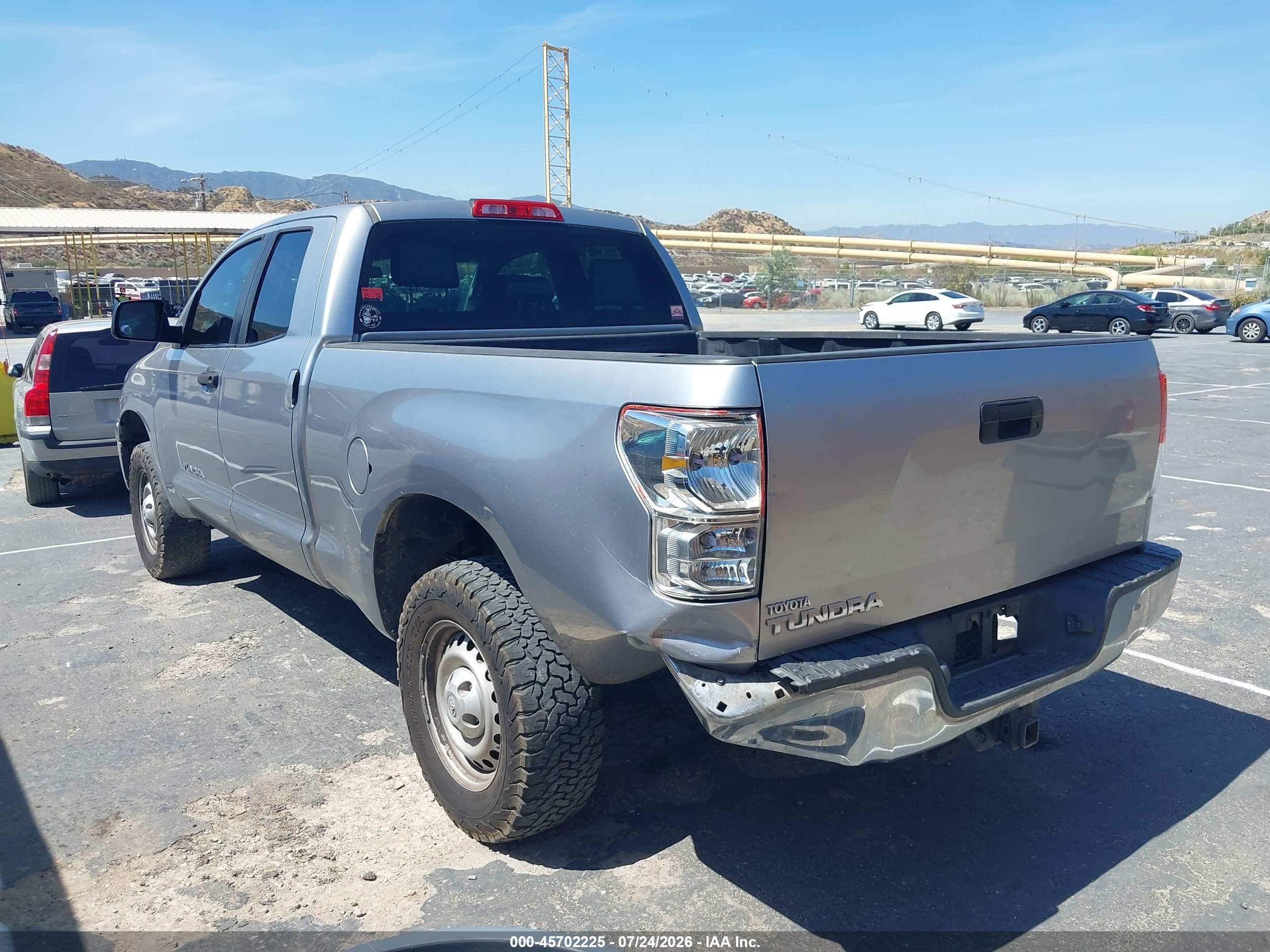 2010 Toyota Tundra Grade 4.6l V8 White vin: 5TFRM5F11AX013244