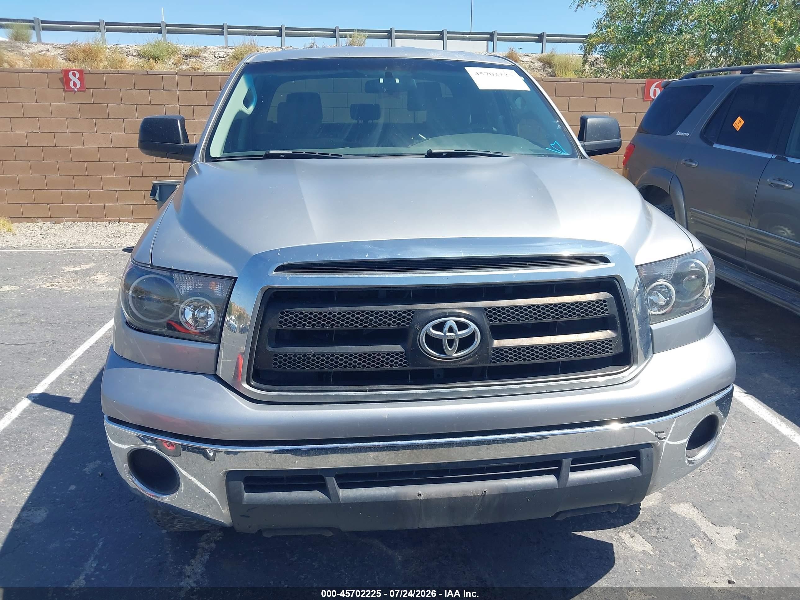 2010 Toyota Tundra Grade 4.6l V8 White vin: 5TFRM5F11AX013244