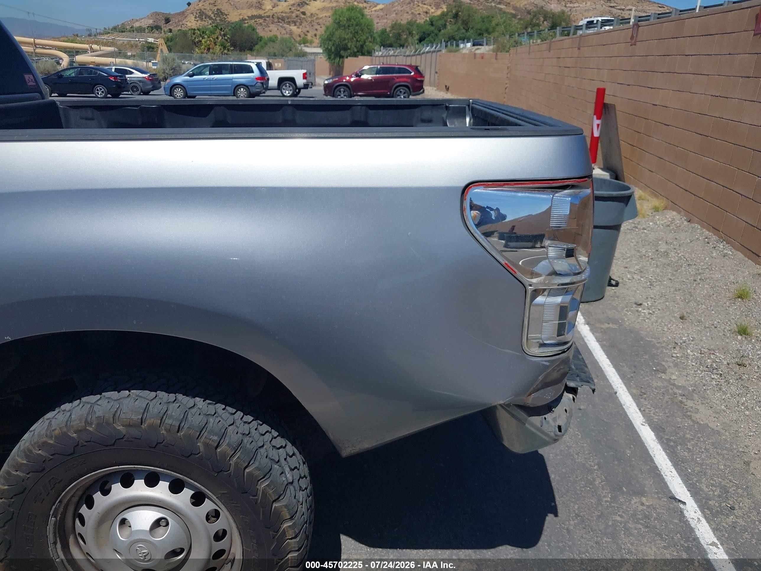 2010 Toyota Tundra Grade 4.6l V8 White vin: 5TFRM5F11AX013244