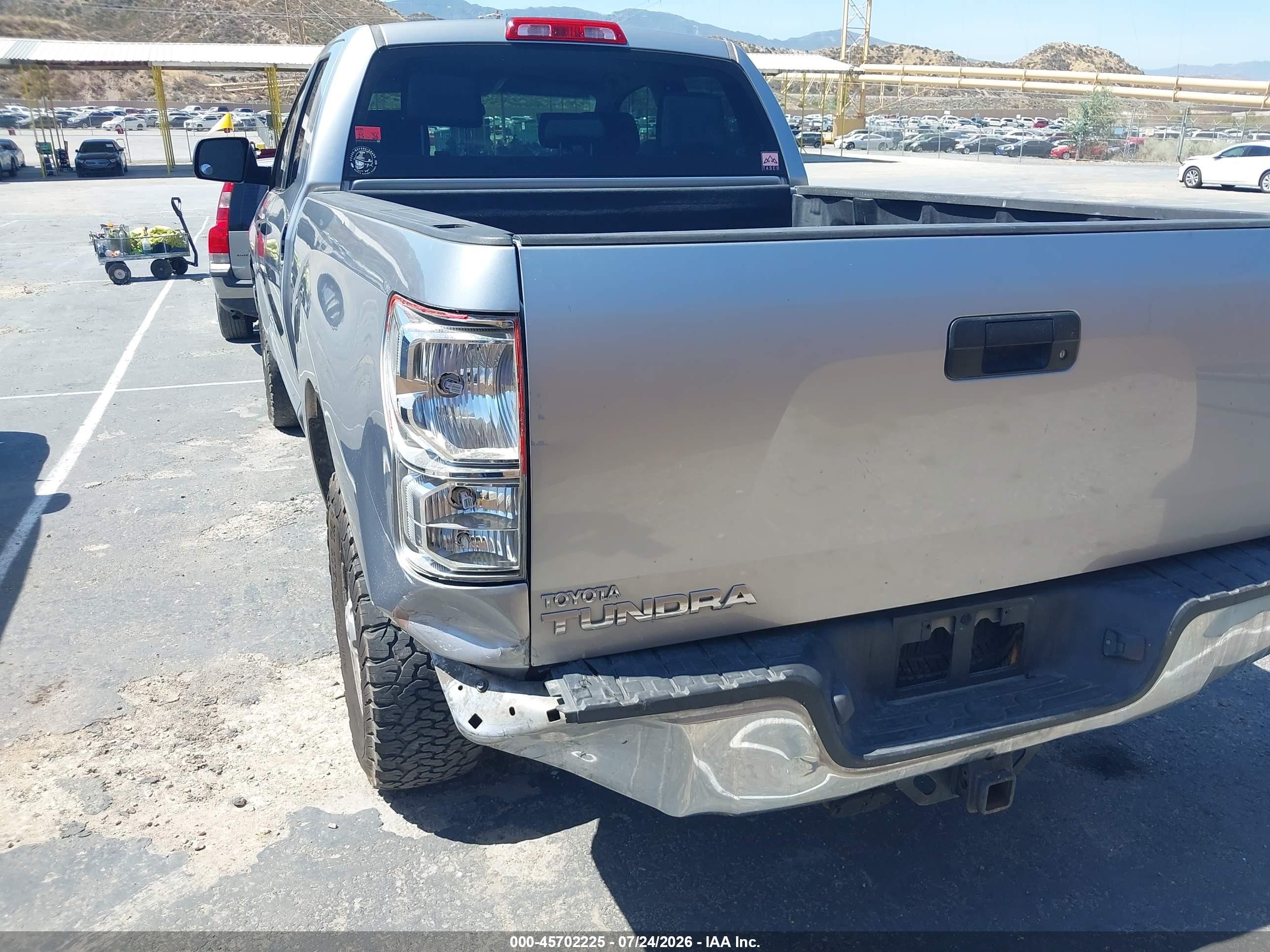 2010 Toyota Tundra Grade 4.6l V8 White vin: 5TFRM5F11AX013244