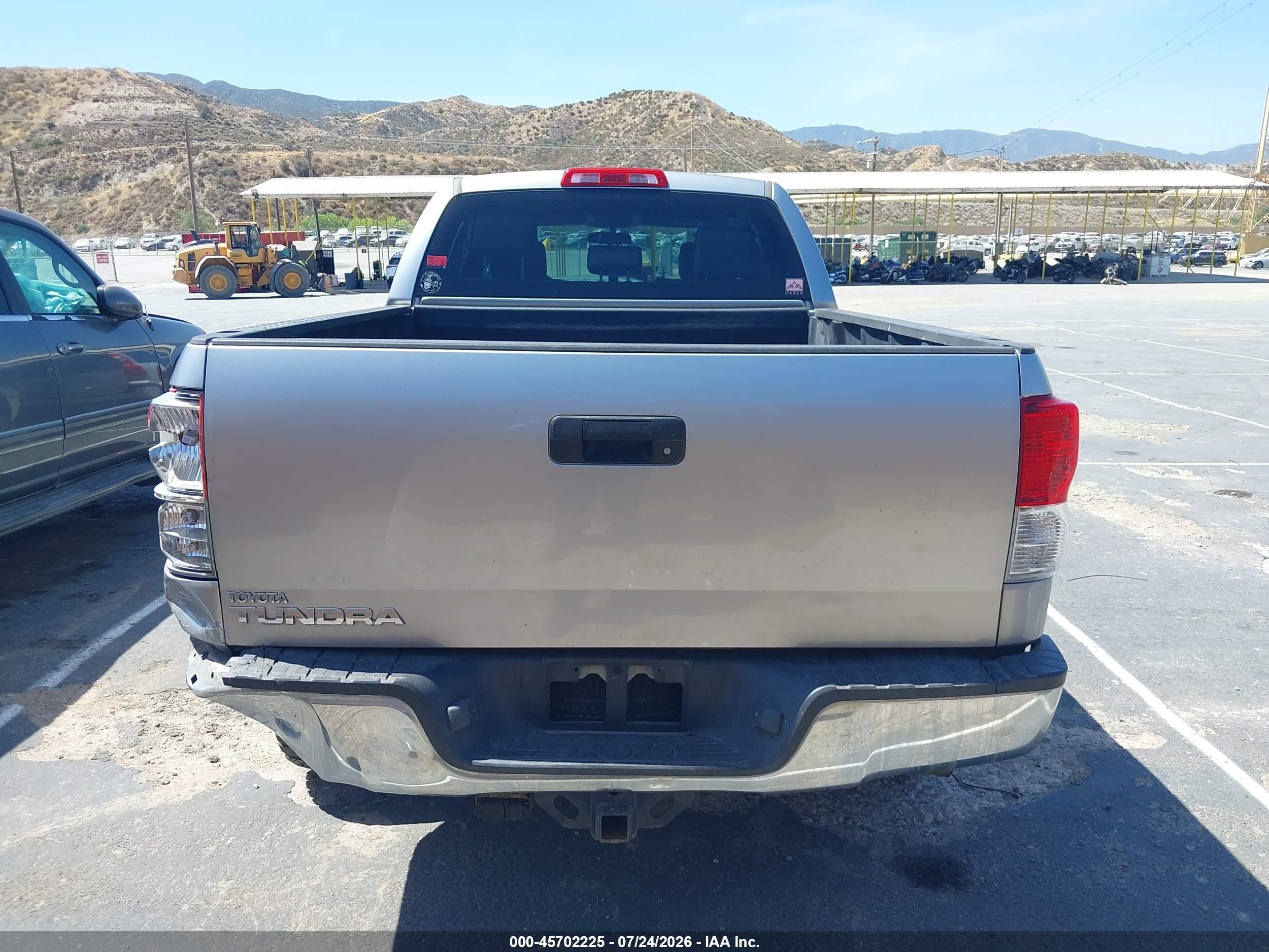 2010 Toyota Tundra Grade 4.6l V8 White vin: 5TFRM5F11AX013244