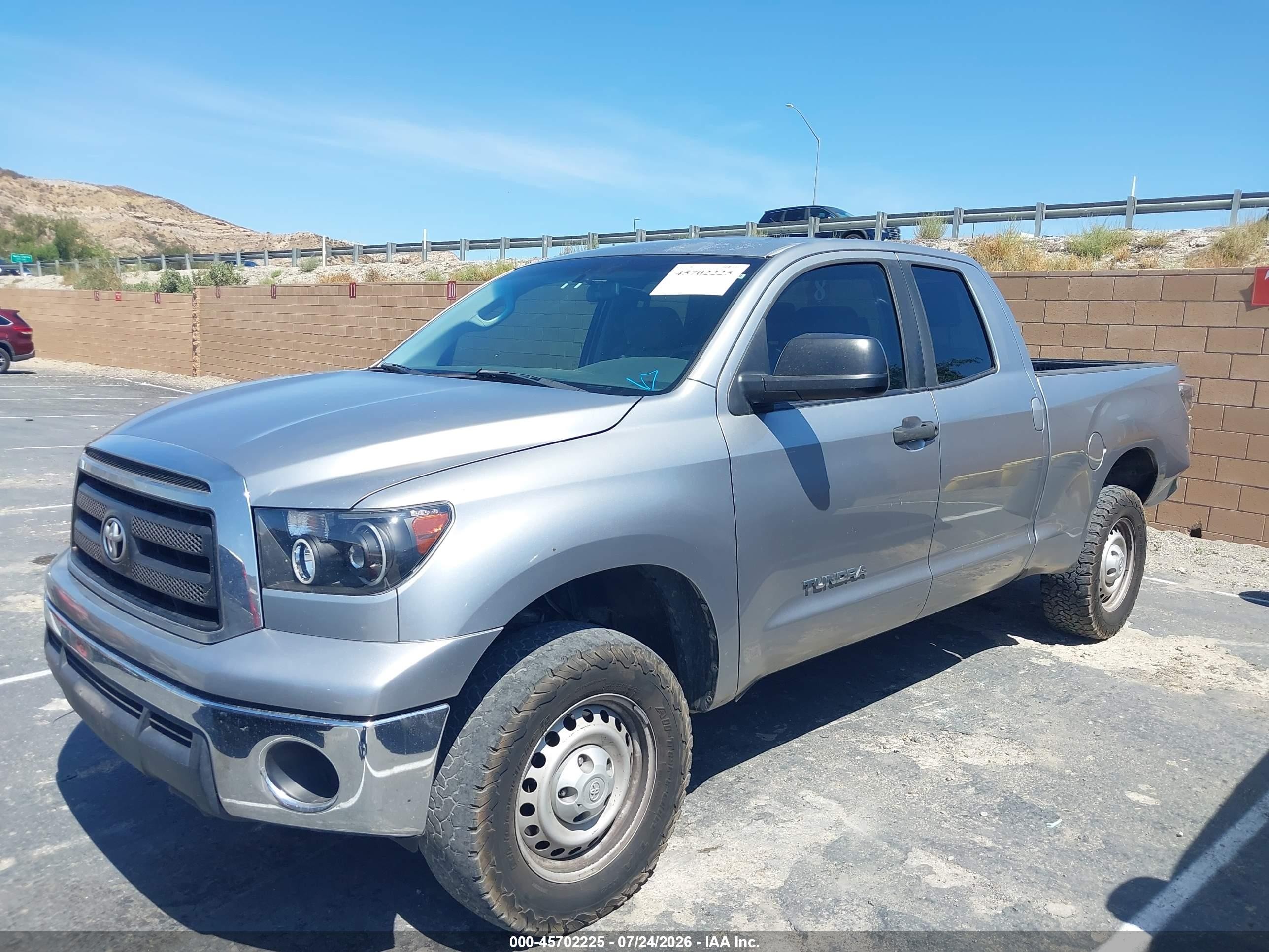 2010 Toyota Tundra Grade 4.6l V8 White vin: 5TFRM5F11AX013244