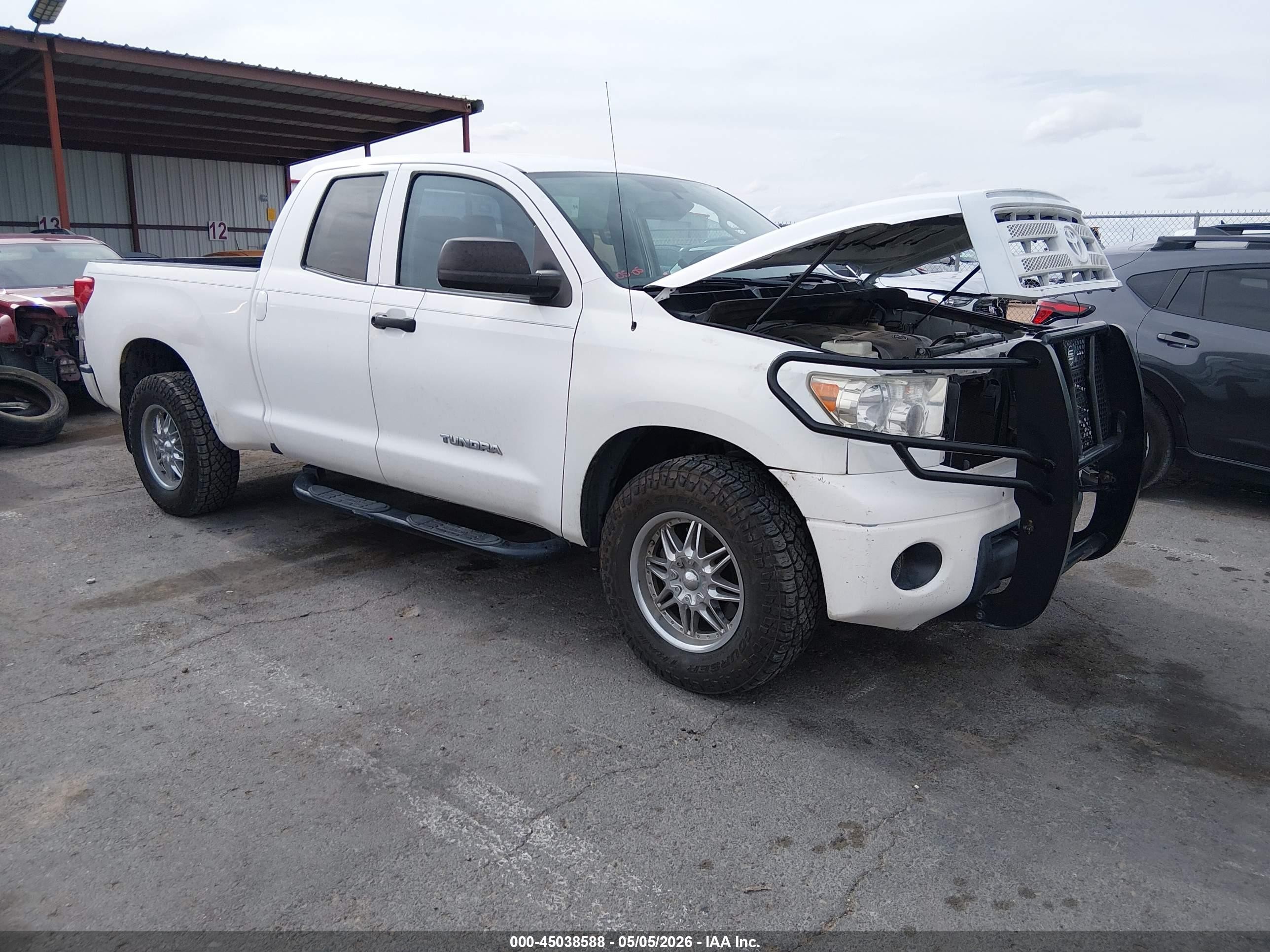 2010 Toyota Tundra Grade 4.6l V8 White vin: 5TFRM5F11AX015978