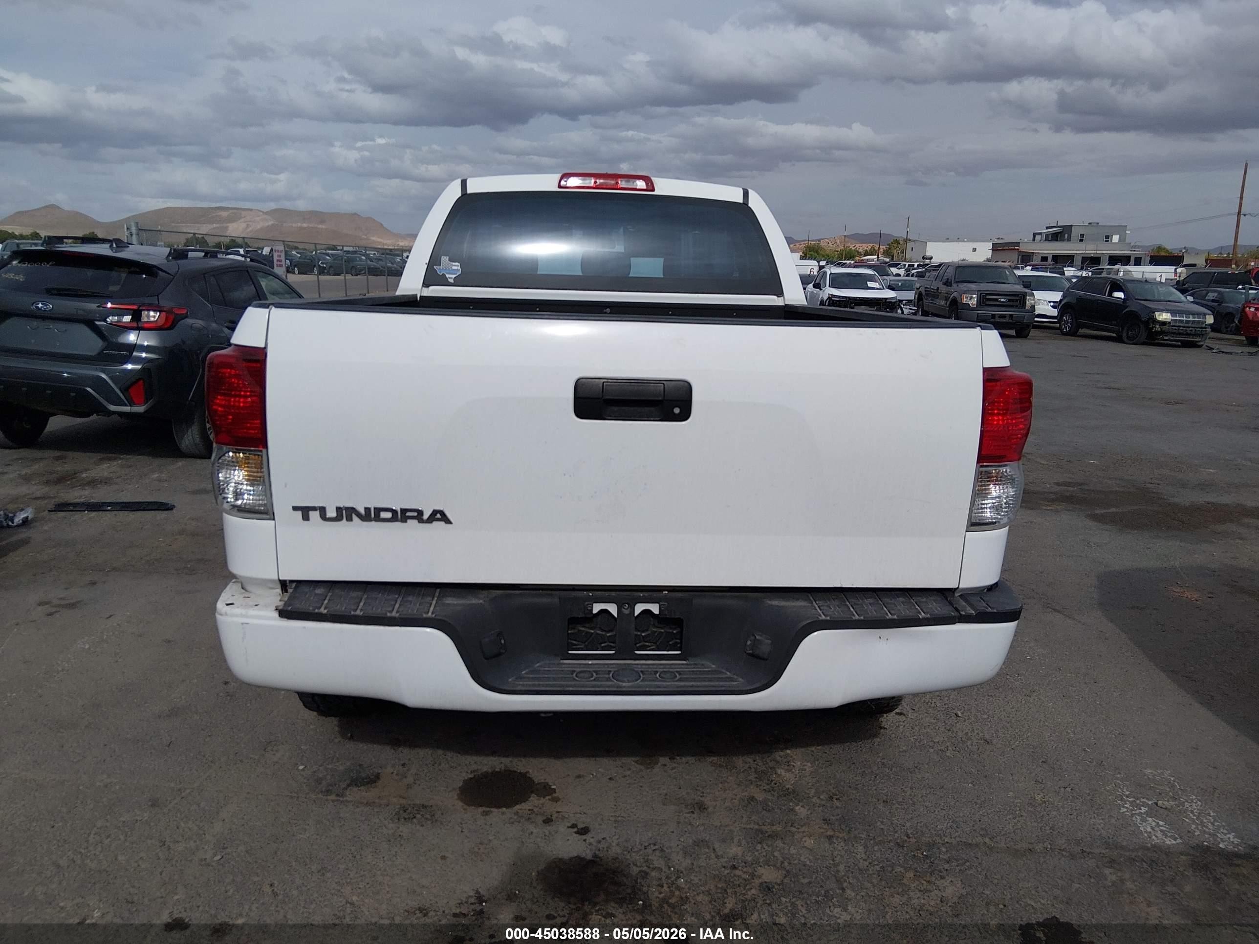 2010 Toyota Tundra Grade 4.6l V8 White vin: 5TFRM5F11AX015978