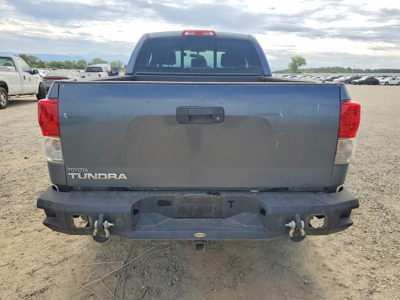2010 Toyota Tundra Double Cab Sr5 Синий vin: 5TFRM5F11AX016421