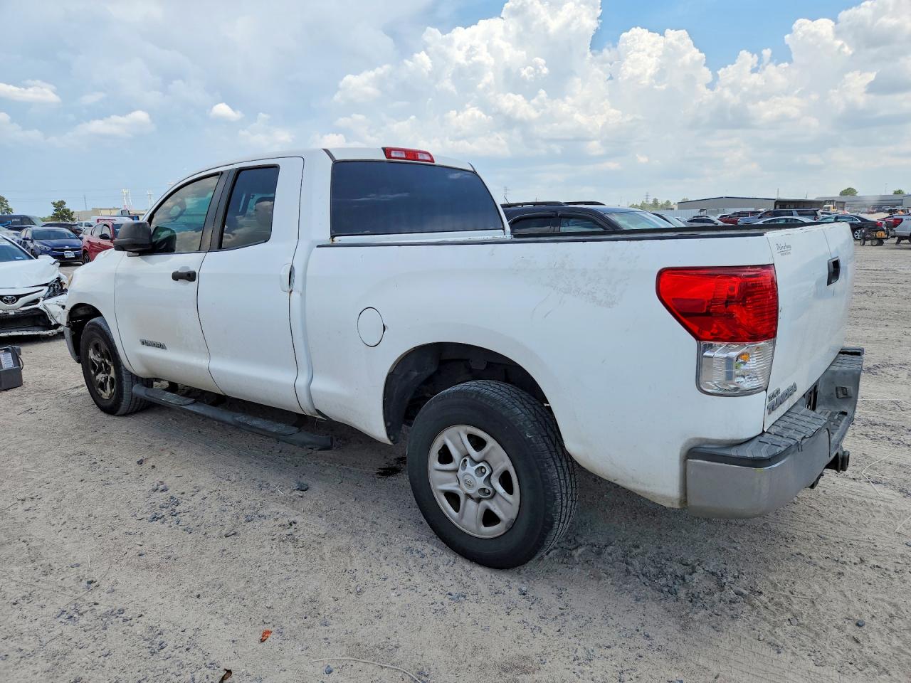 2011 Toyota Tundra Double Cab Sr5 White vin: 5TFRM5F11BX022656