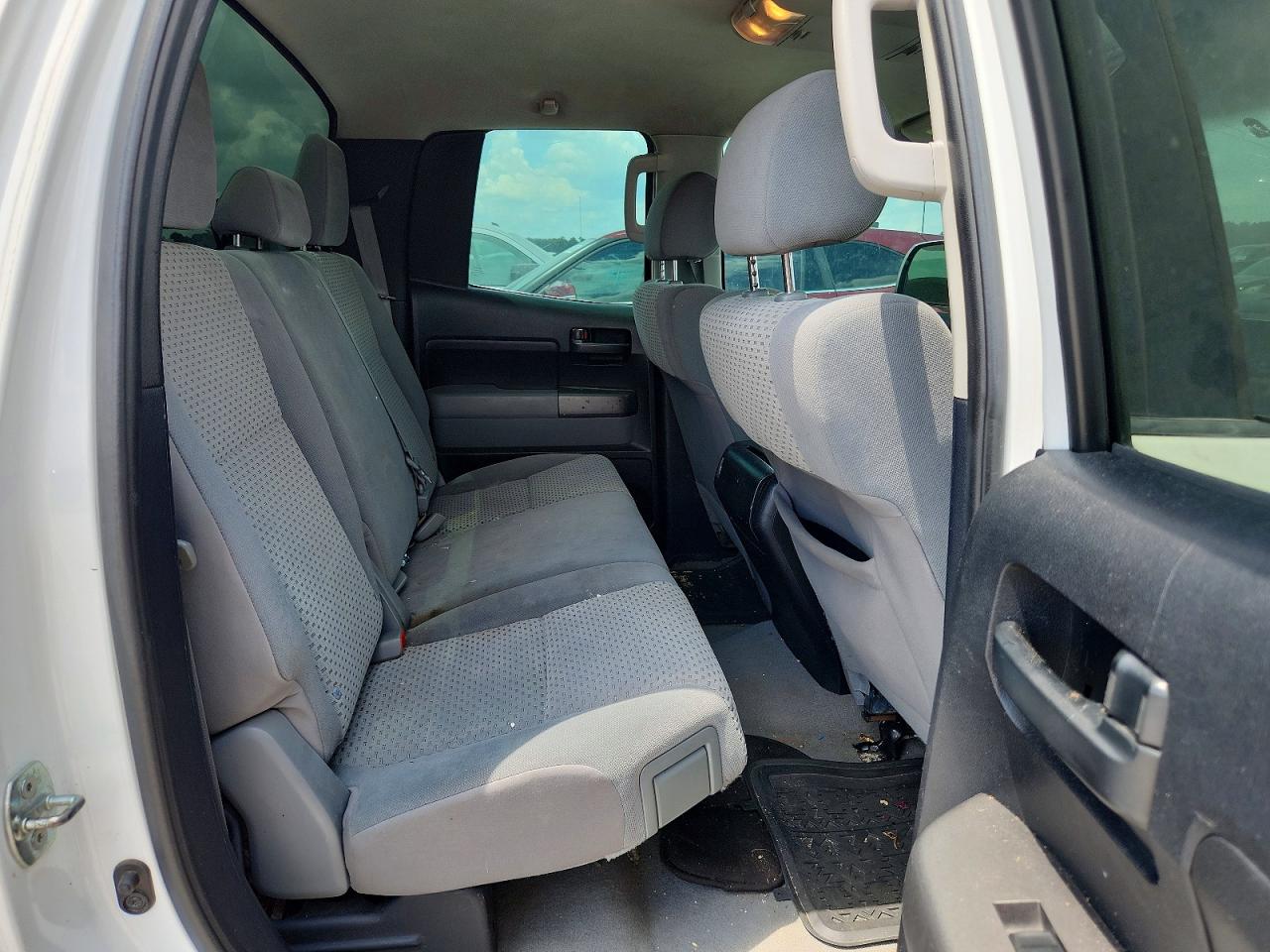 2011 Toyota Tundra Double Cab Sr5 White vin: 5TFRM5F11BX022656