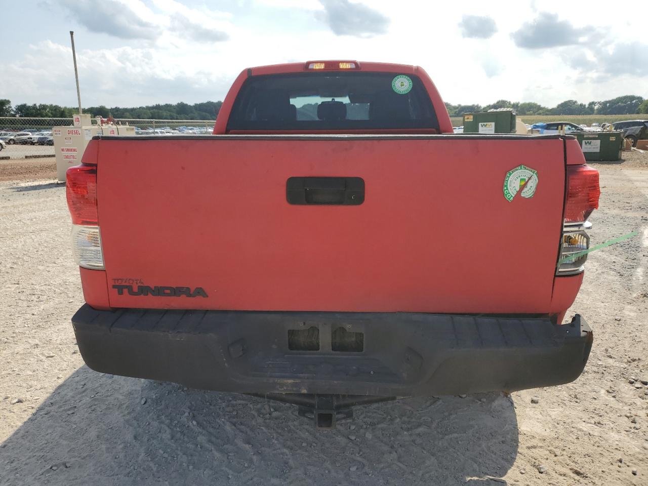 2011 Toyota Tundra Double Cab Sr5 Красный vin: 5TFRM5F11BX026402