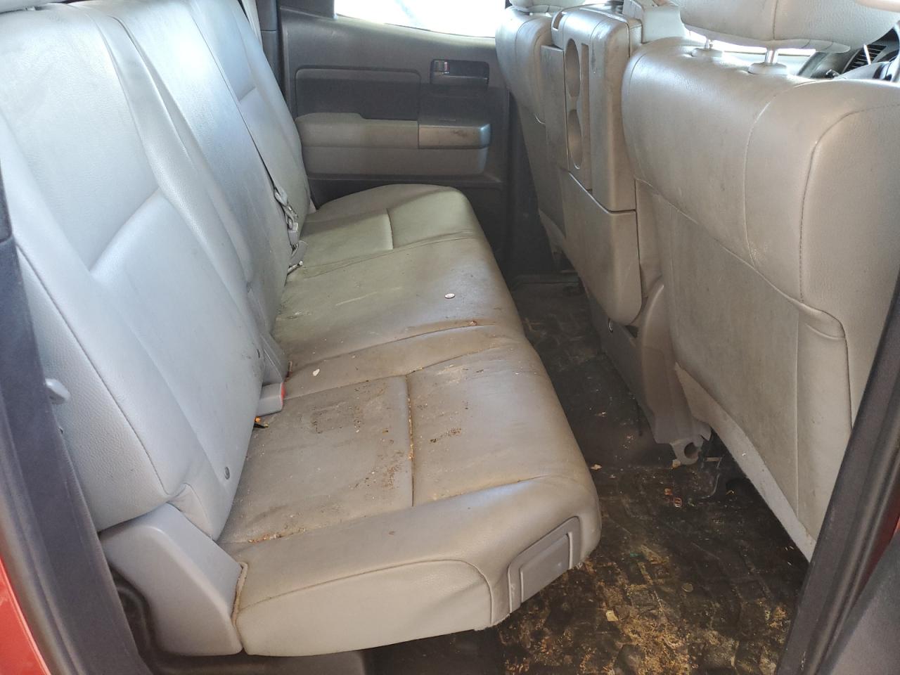 2011 Toyota Tundra Double Cab Sr5 Красный vin: 5TFRM5F11BX026402