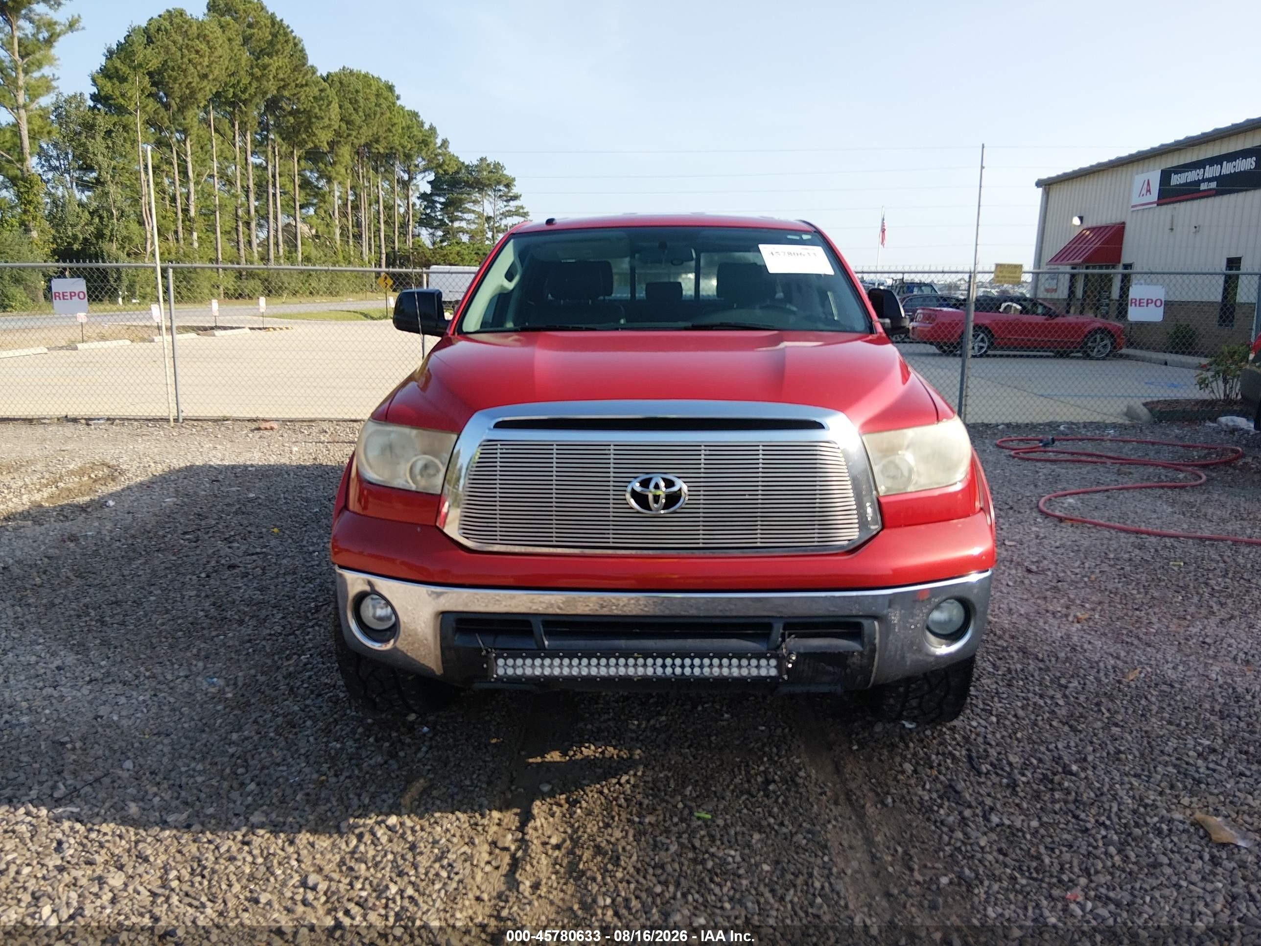 2011 Toyota Tundra Grade 4.6l V8 Red vin: 5TFRM5F11BX026657