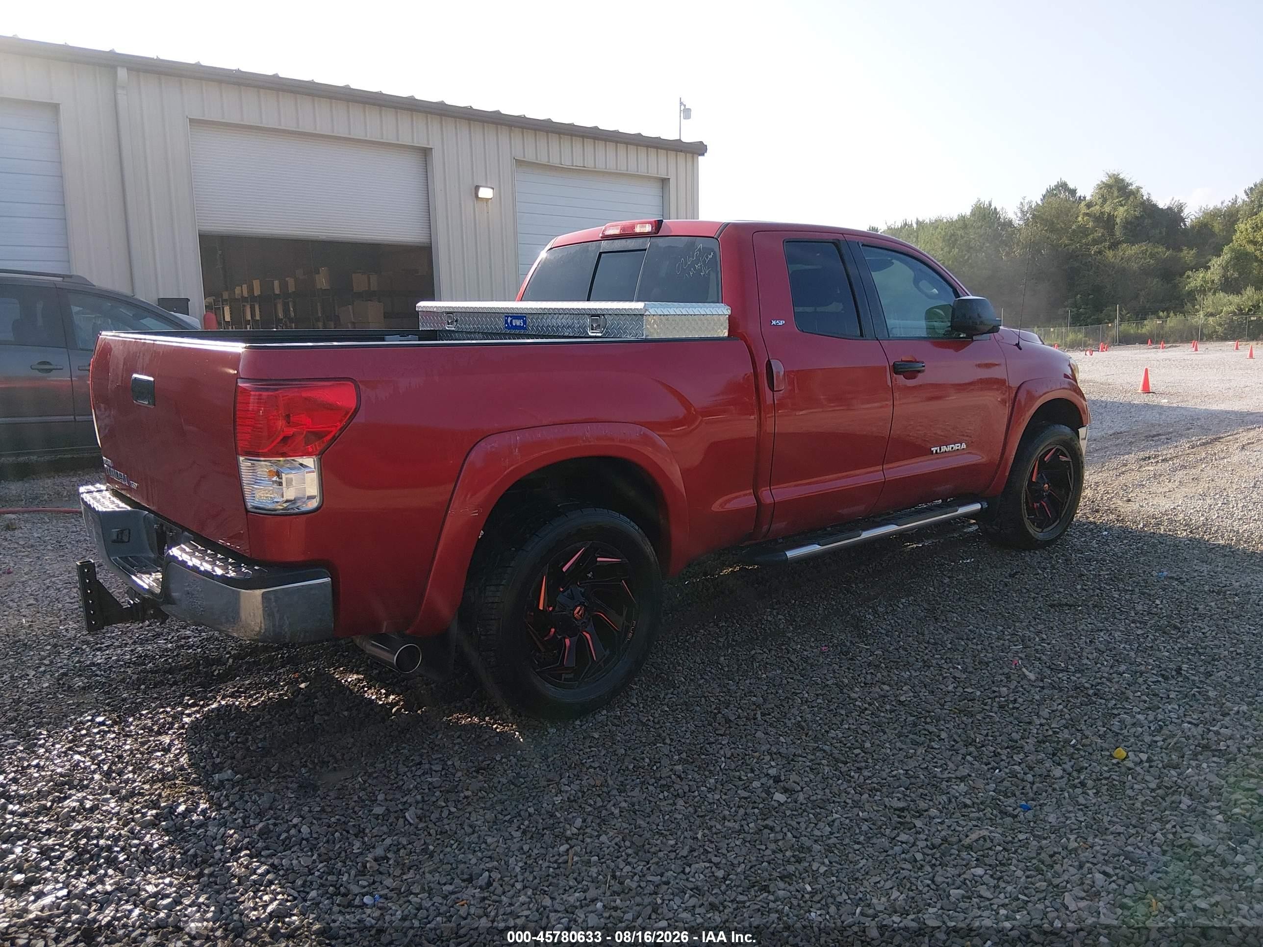 2011 Toyota Tundra Grade 4.6l V8 Red vin: 5TFRM5F11BX026657