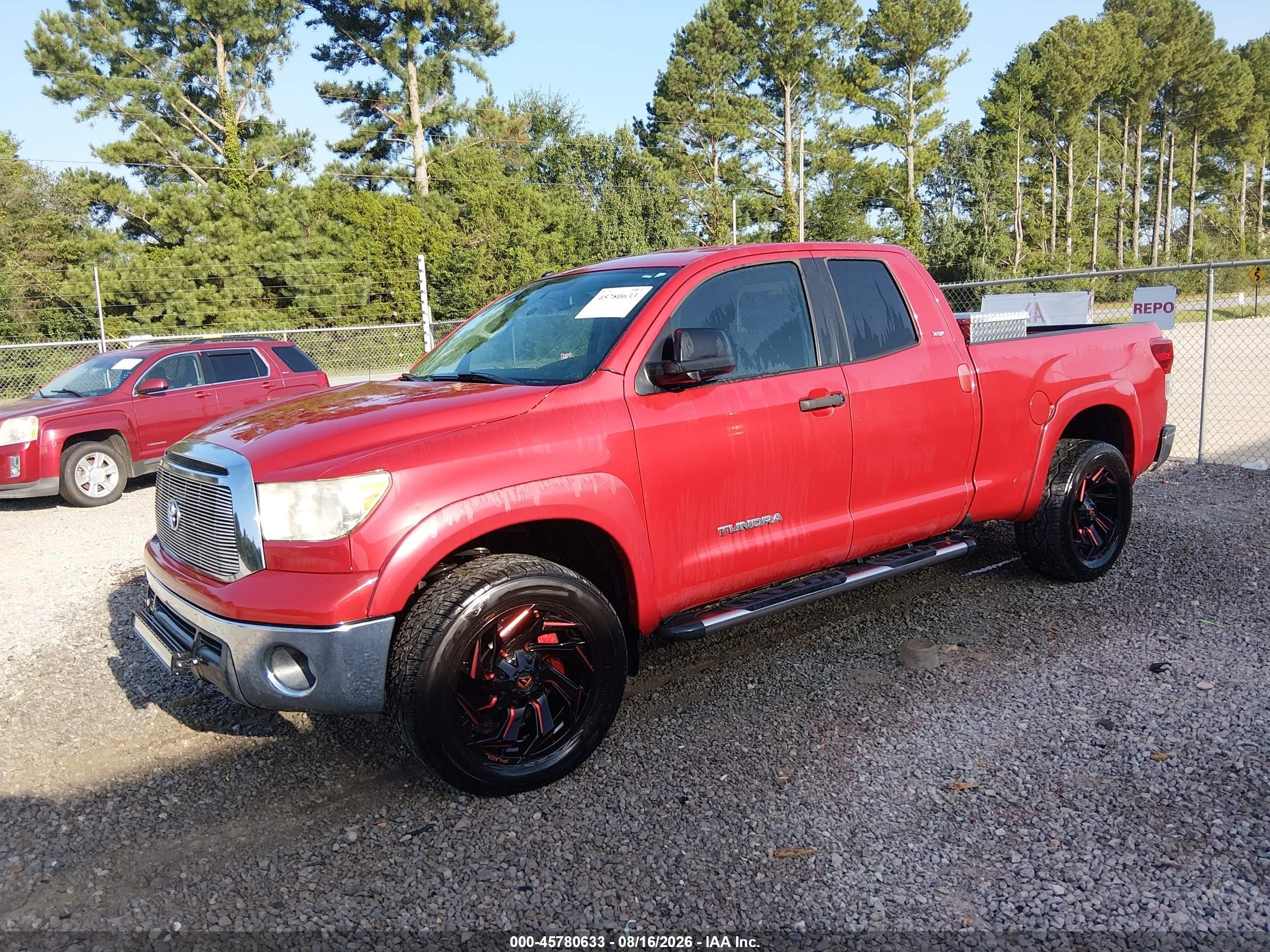 2011 Toyota Tundra Grade 4.6l V8 Red vin: 5TFRM5F11BX026657