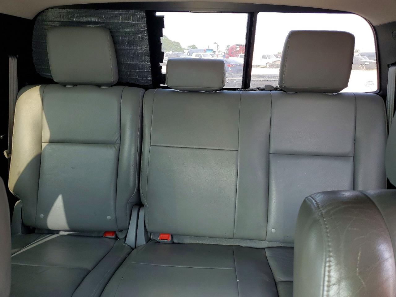 2011 Toyota Tundra Double Cab Sr5 White vin: 5TFRM5F11BX028411