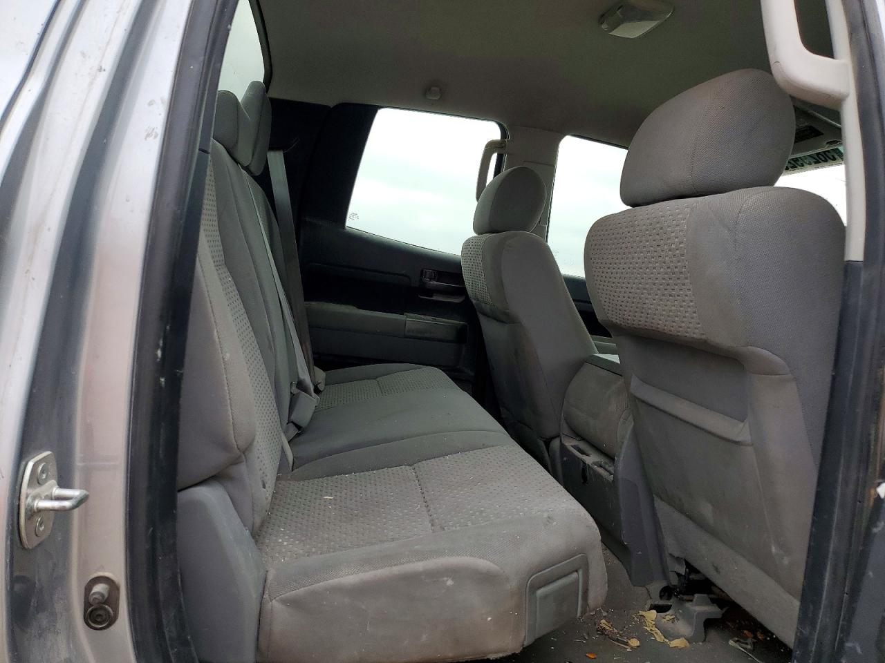 2011 Toyota Tundra Double Cab Sr5 Silver vin: 5TFRM5F11BX034354