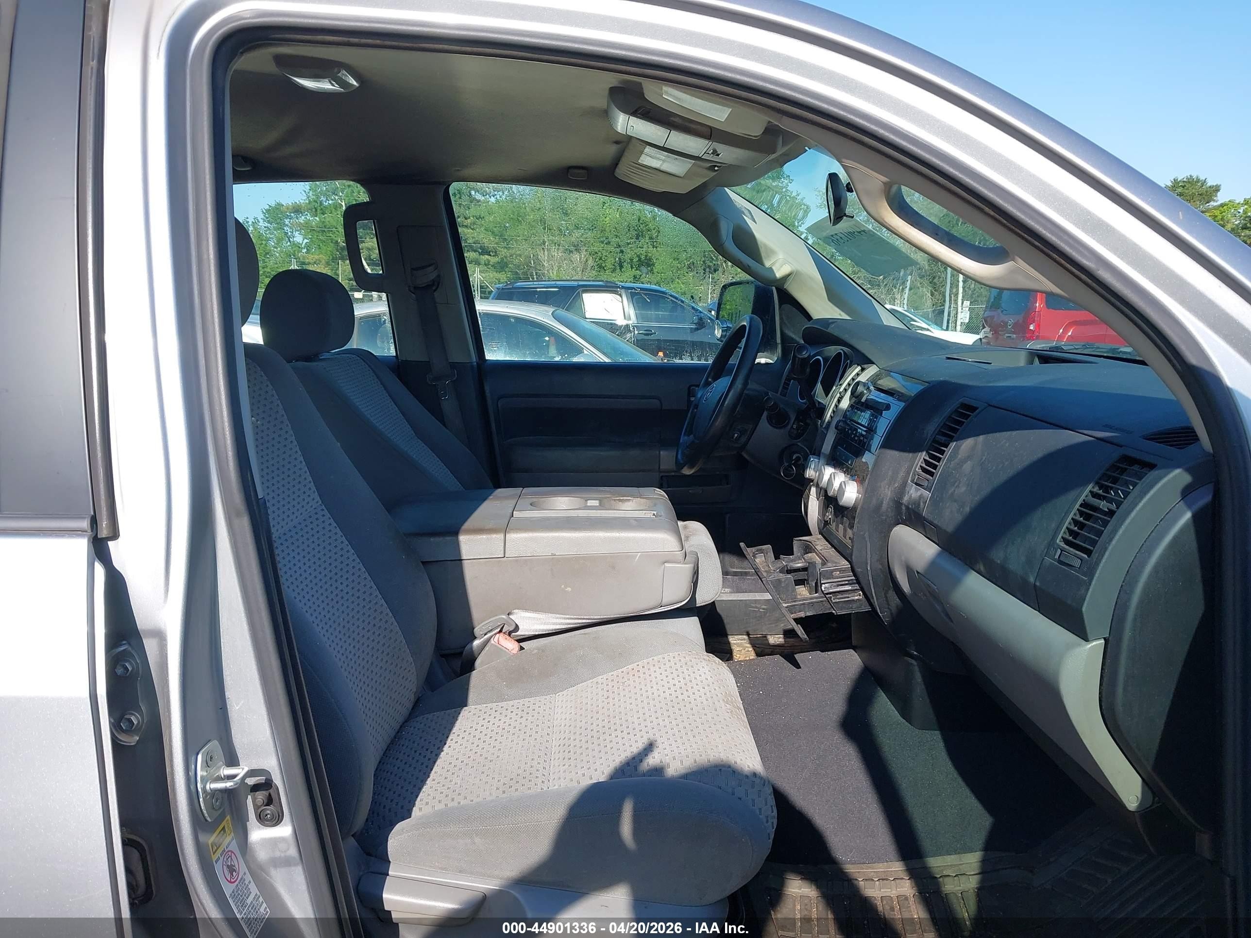 2012 Toyota Tundra Grade 4.6l V8 Silver vin: 5TFRM5F11CX039488