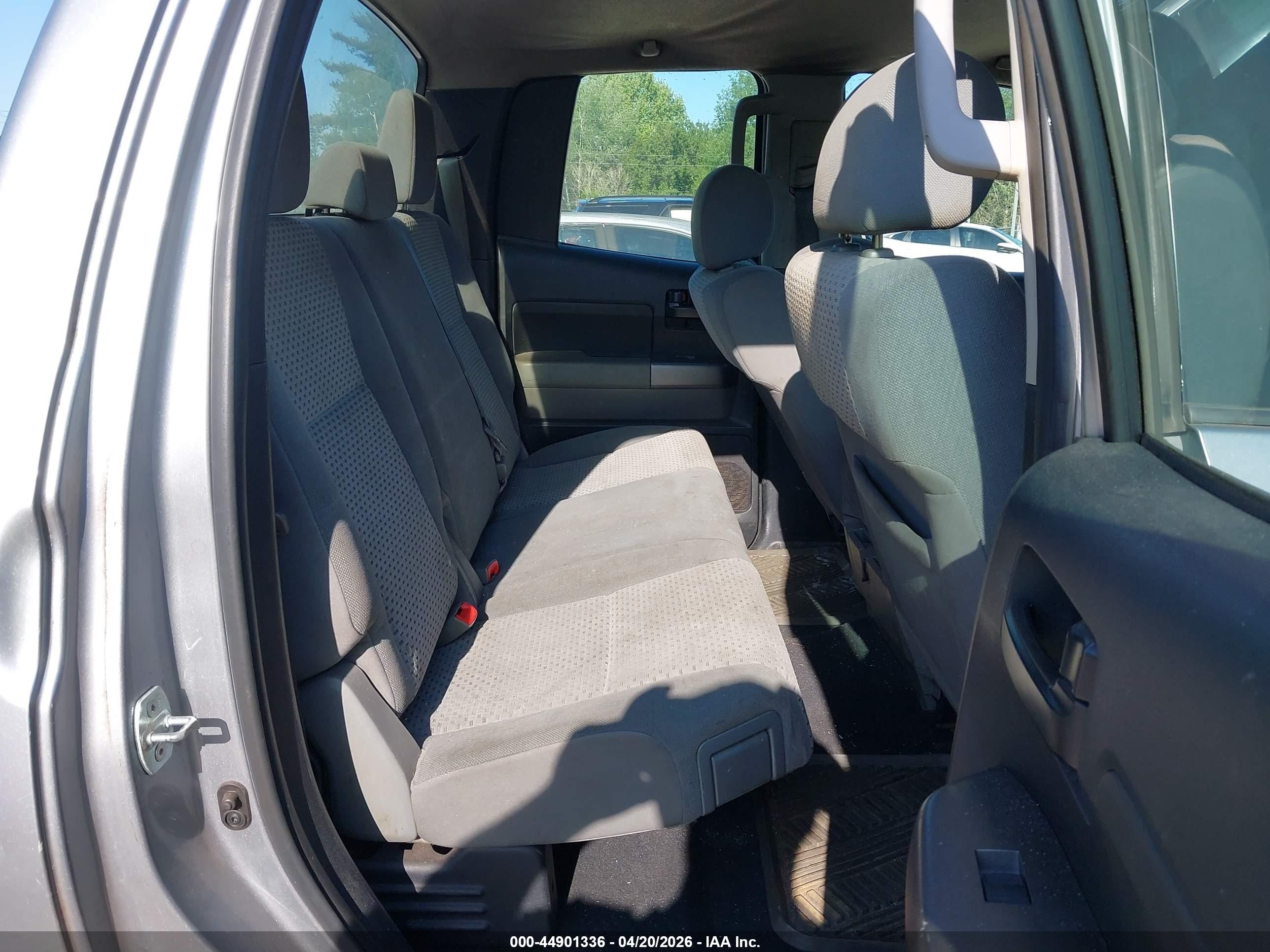 2012 Toyota Tundra Grade 4.6l V8 Silver vin: 5TFRM5F11CX039488