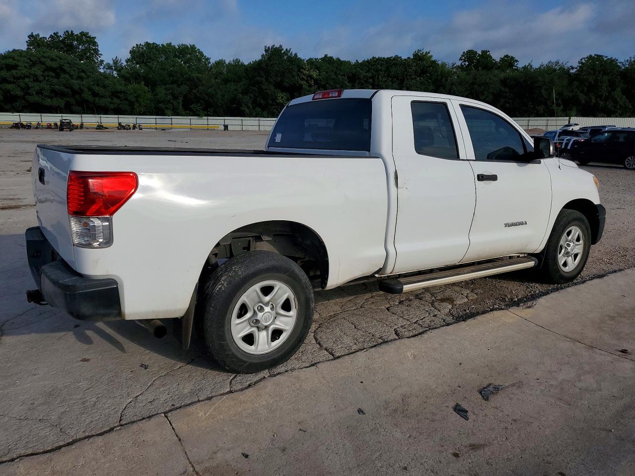 2013 Toyota Tundra Double Cab Sr5 White vin: 5TFRM5F11DX055840
