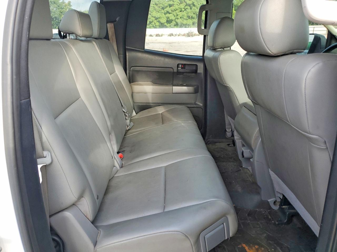 2013 Toyota Tundra Double Cab Sr5 White vin: 5TFRM5F11DX055840