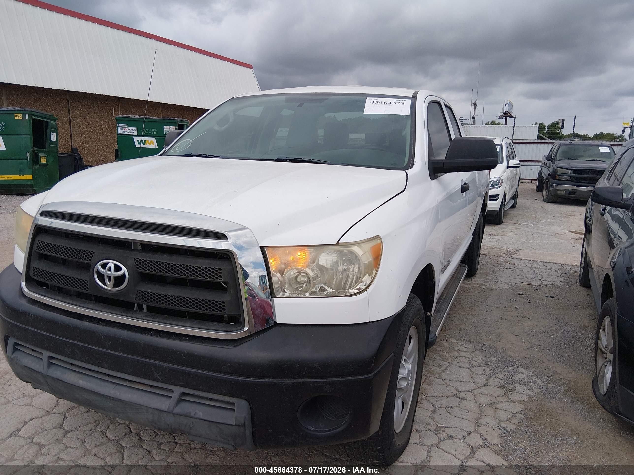 2013 Toyota Tundra Grade 4.6l V8 White vin: 5TFRM5F11DX055840