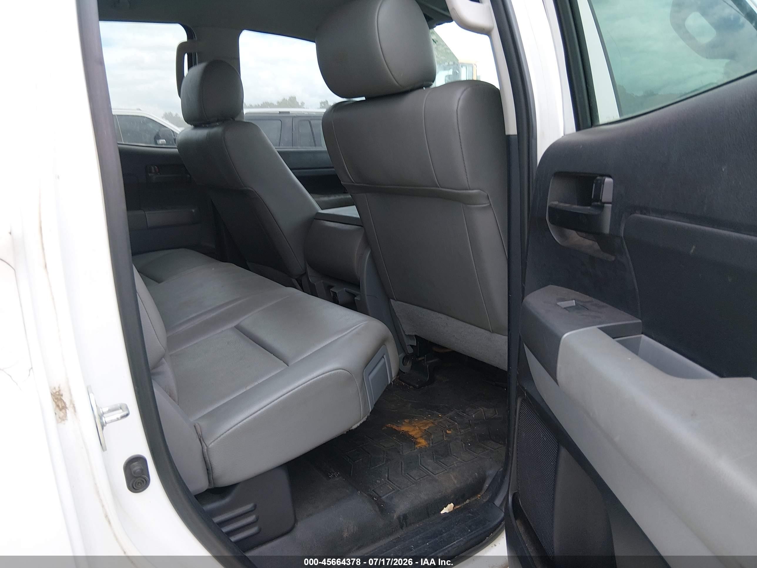 2013 Toyota Tundra Grade 4.6l V8 White vin: 5TFRM5F11DX055840
