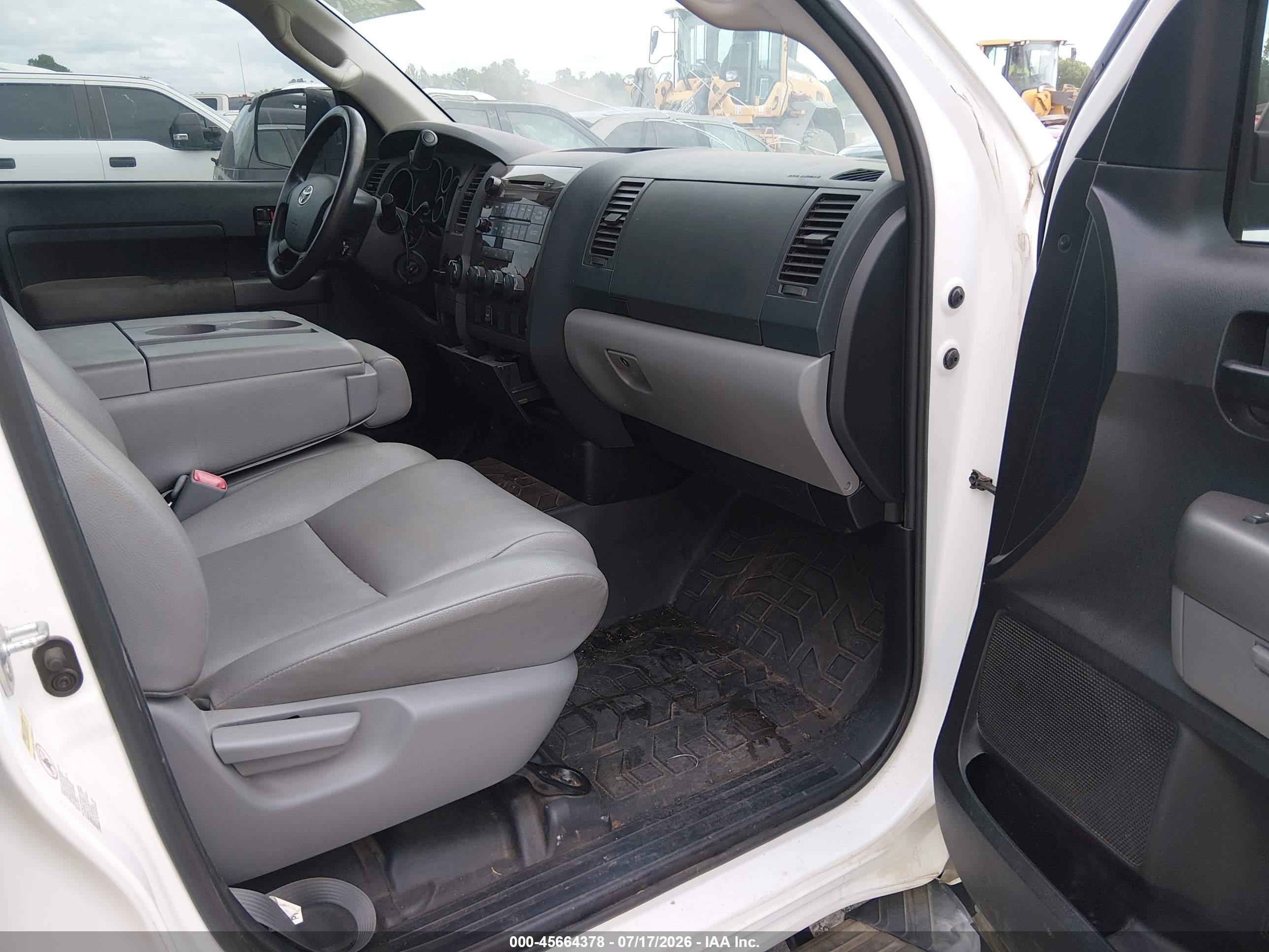 2013 Toyota Tundra Grade 4.6l V8 White vin: 5TFRM5F11DX055840