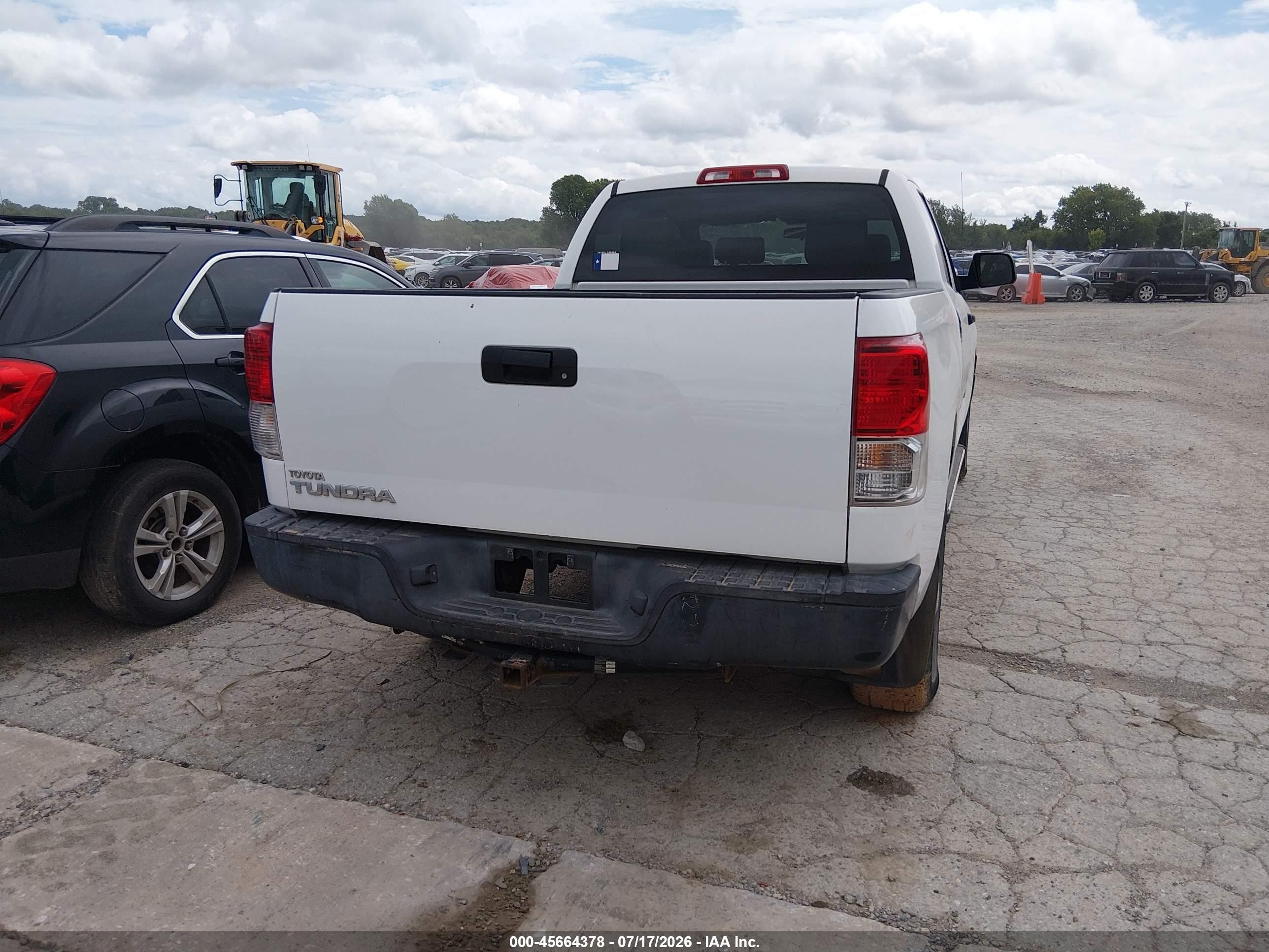 2013 Toyota Tundra Grade 4.6l V8 White vin: 5TFRM5F11DX055840