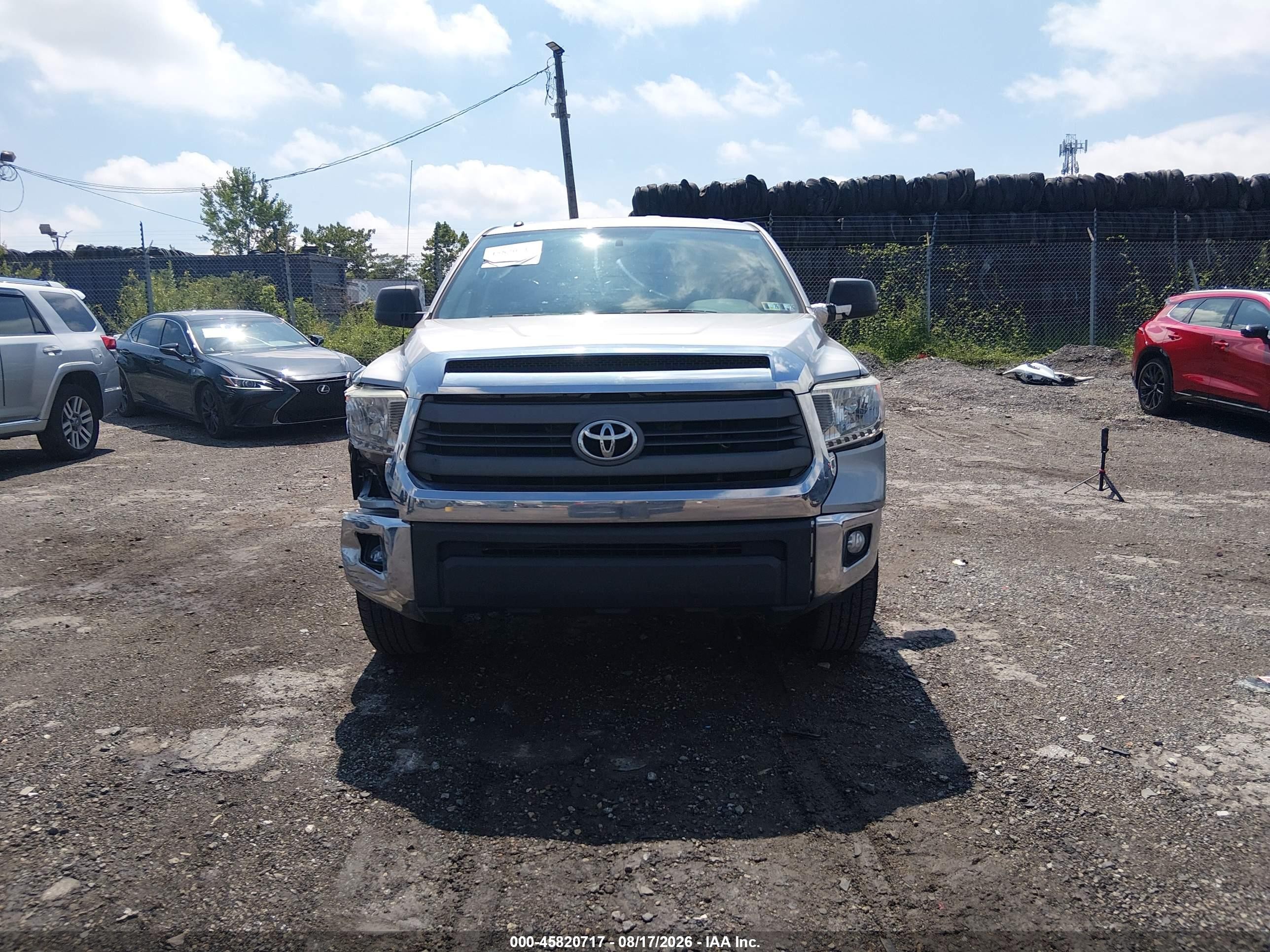 2014 Toyota Tundra Sr5 4.6l V8 Silver vin: 5TFRM5F11EX073711