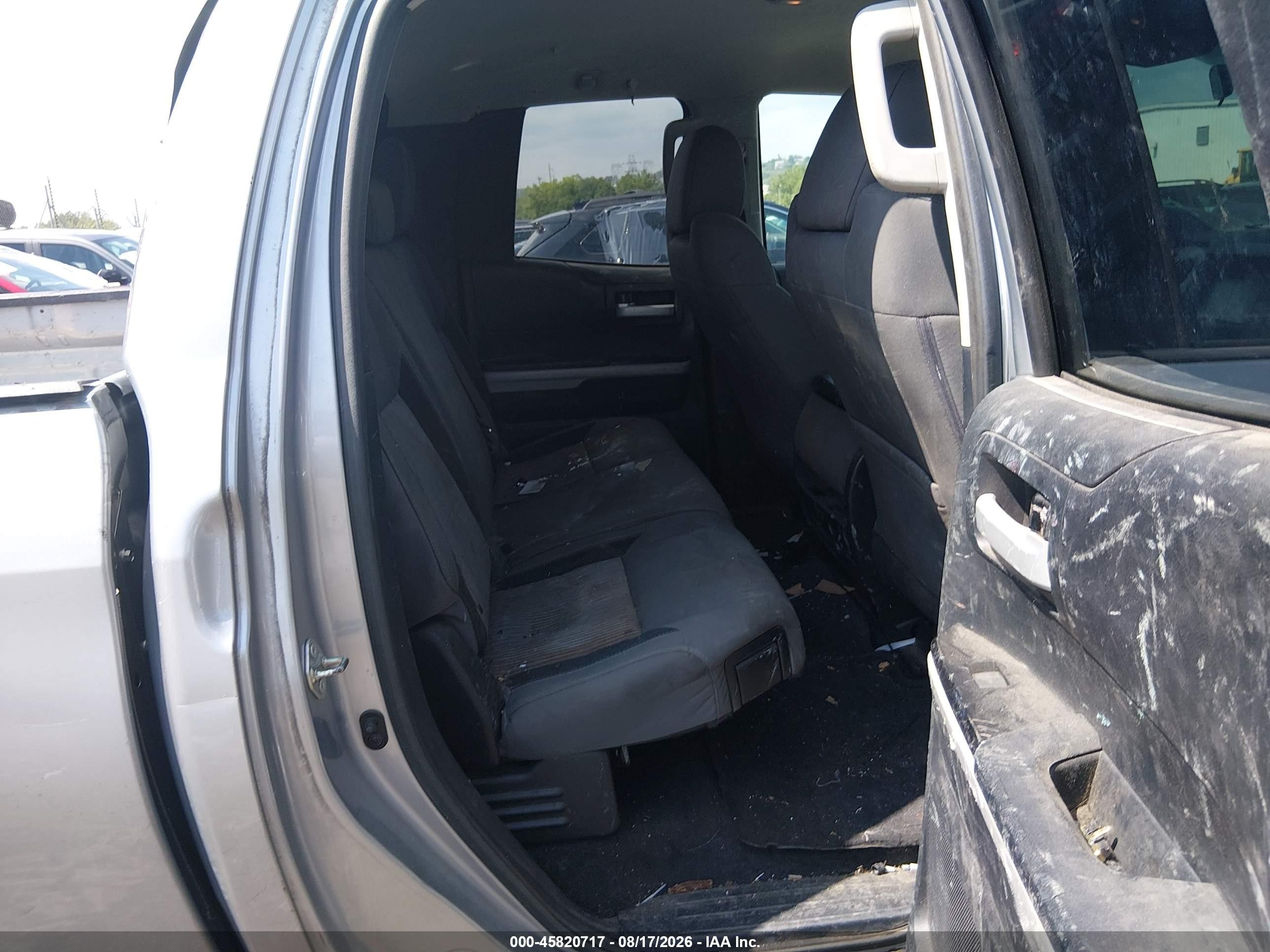 2014 Toyota Tundra Sr5 4.6l V8 Silver vin: 5TFRM5F11EX073711