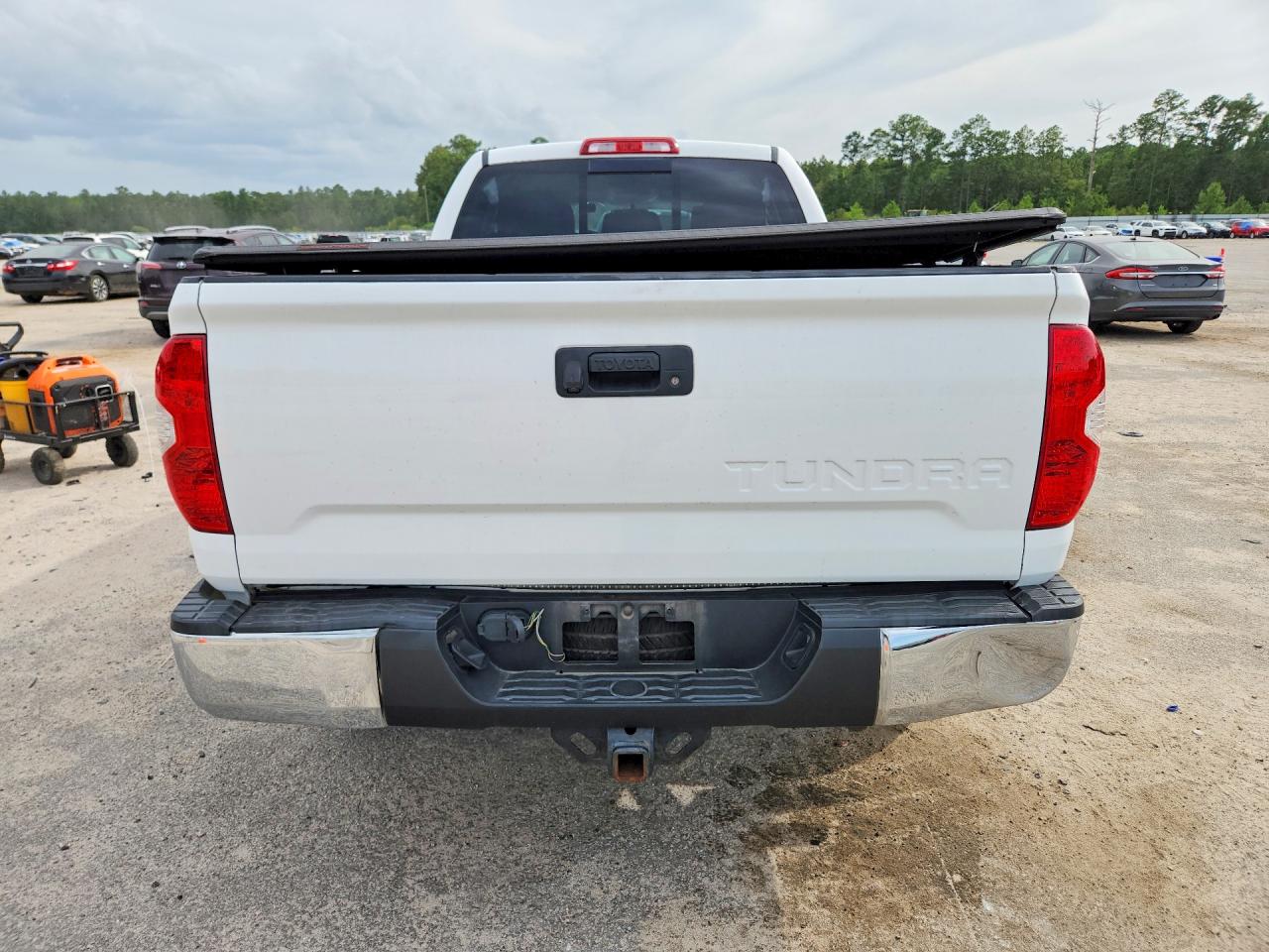 2015 Toyota Tundra Sr5 White vin: 5TFRM5F11FX086332
