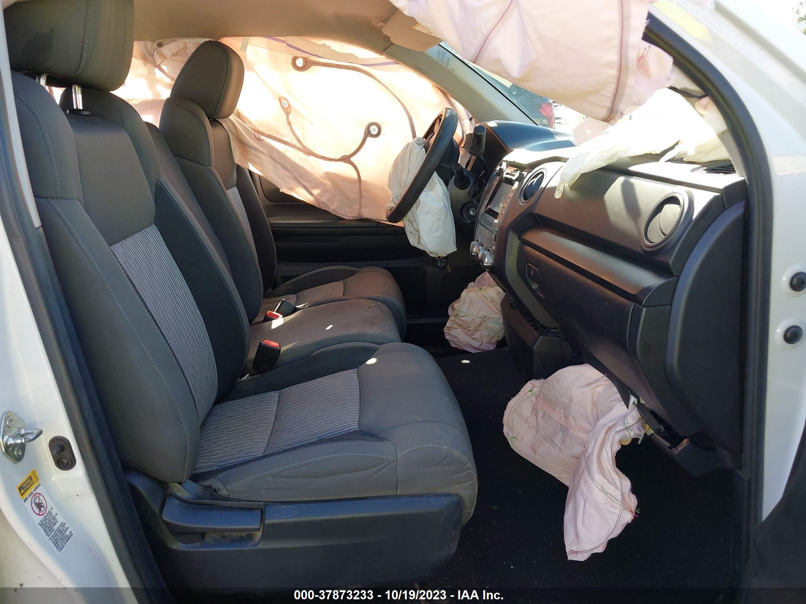 2015 Toyota Tundra Sr 4.6l V8 Белый vin: 5TFRM5F11FX092437