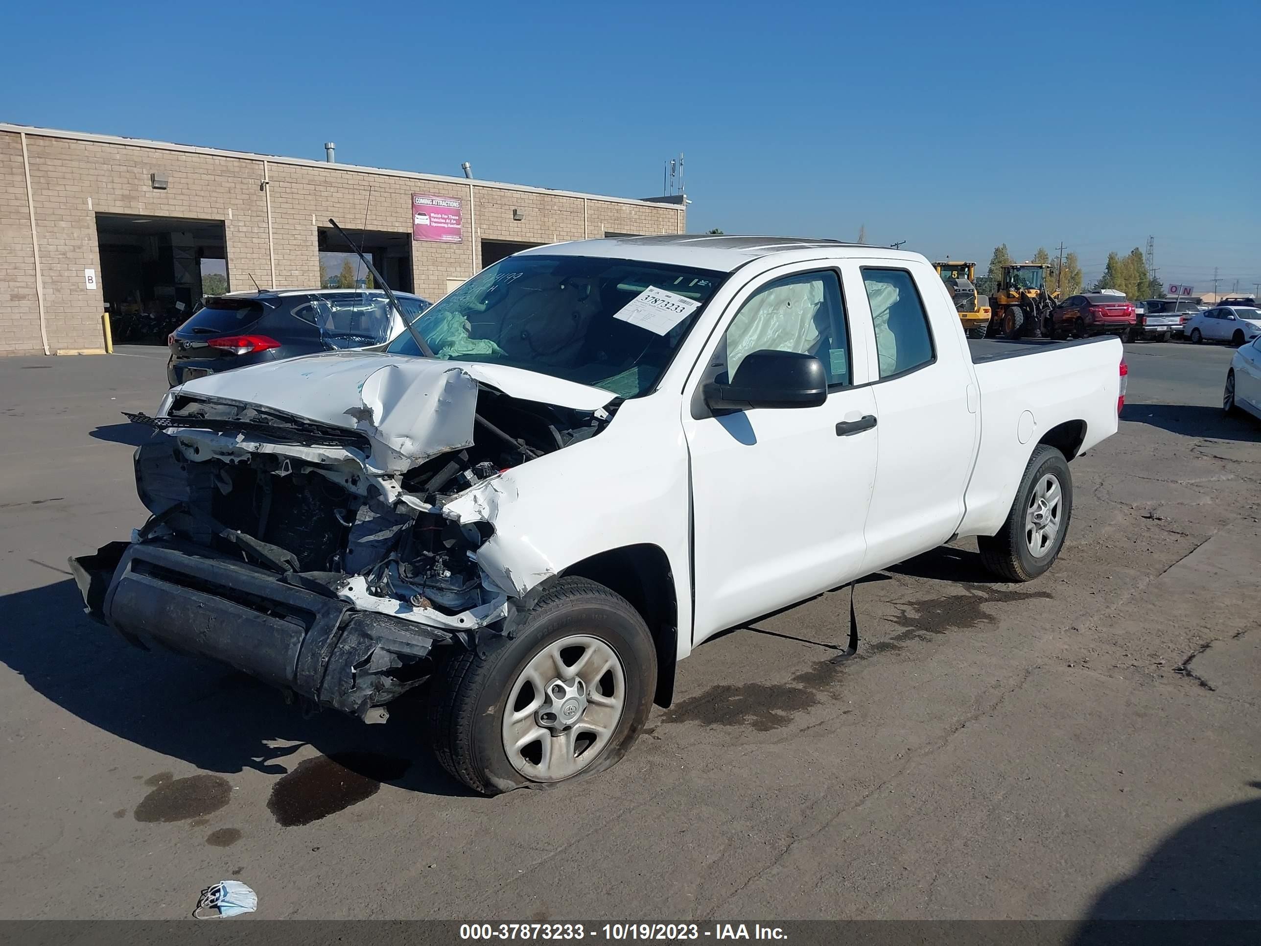 2015 Toyota Tundra Sr 4.6l V8 Белый vin: 5TFRM5F11FX092437