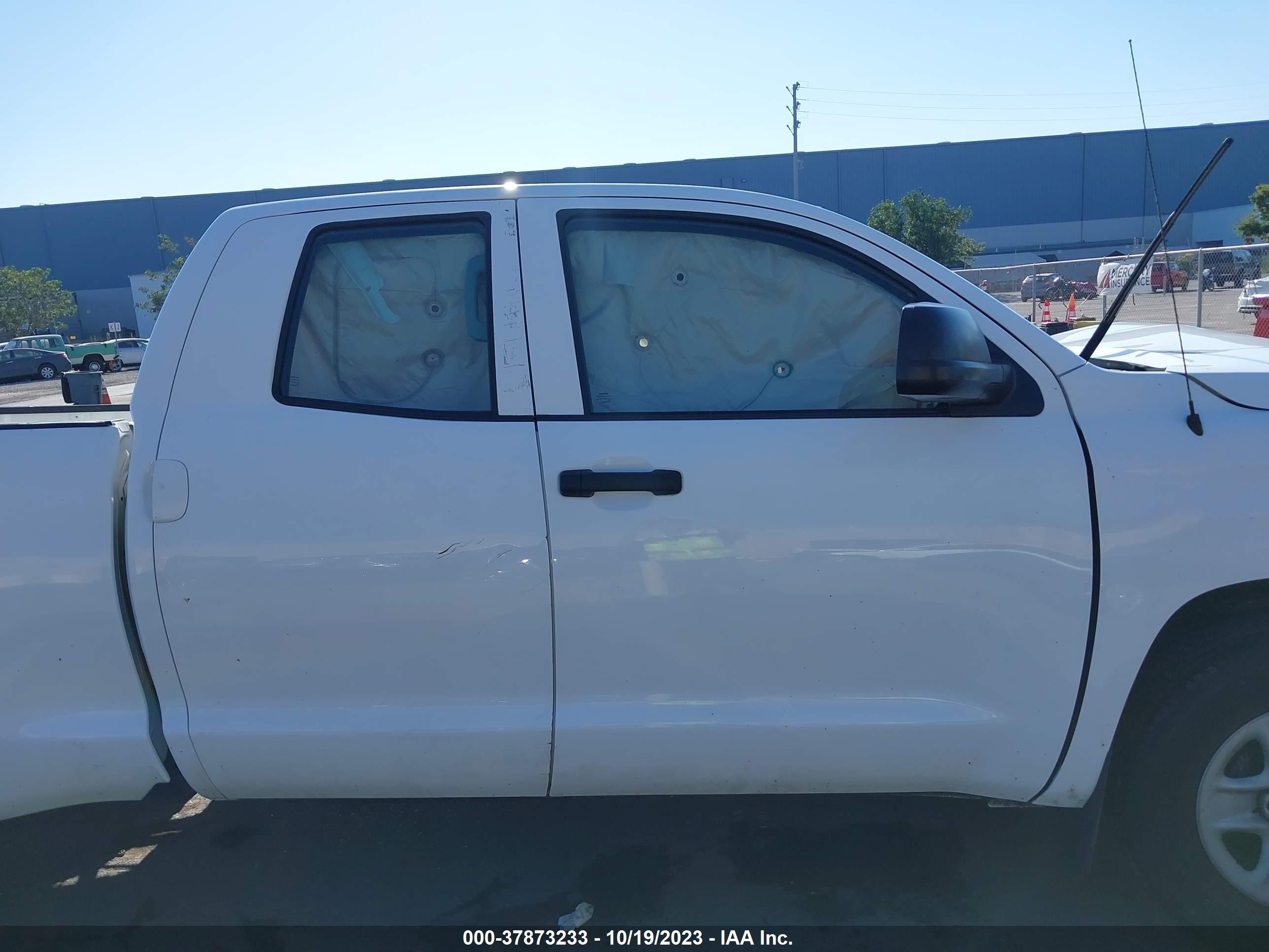 2015 Toyota Tundra Sr 4.6l V8 Белый vin: 5TFRM5F11FX092437