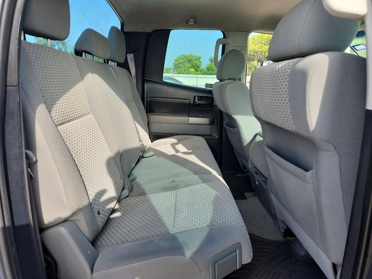 2010 Toyota Tundra Double Cab Sr5 Gray vin: 5TFRM5F12AX003077